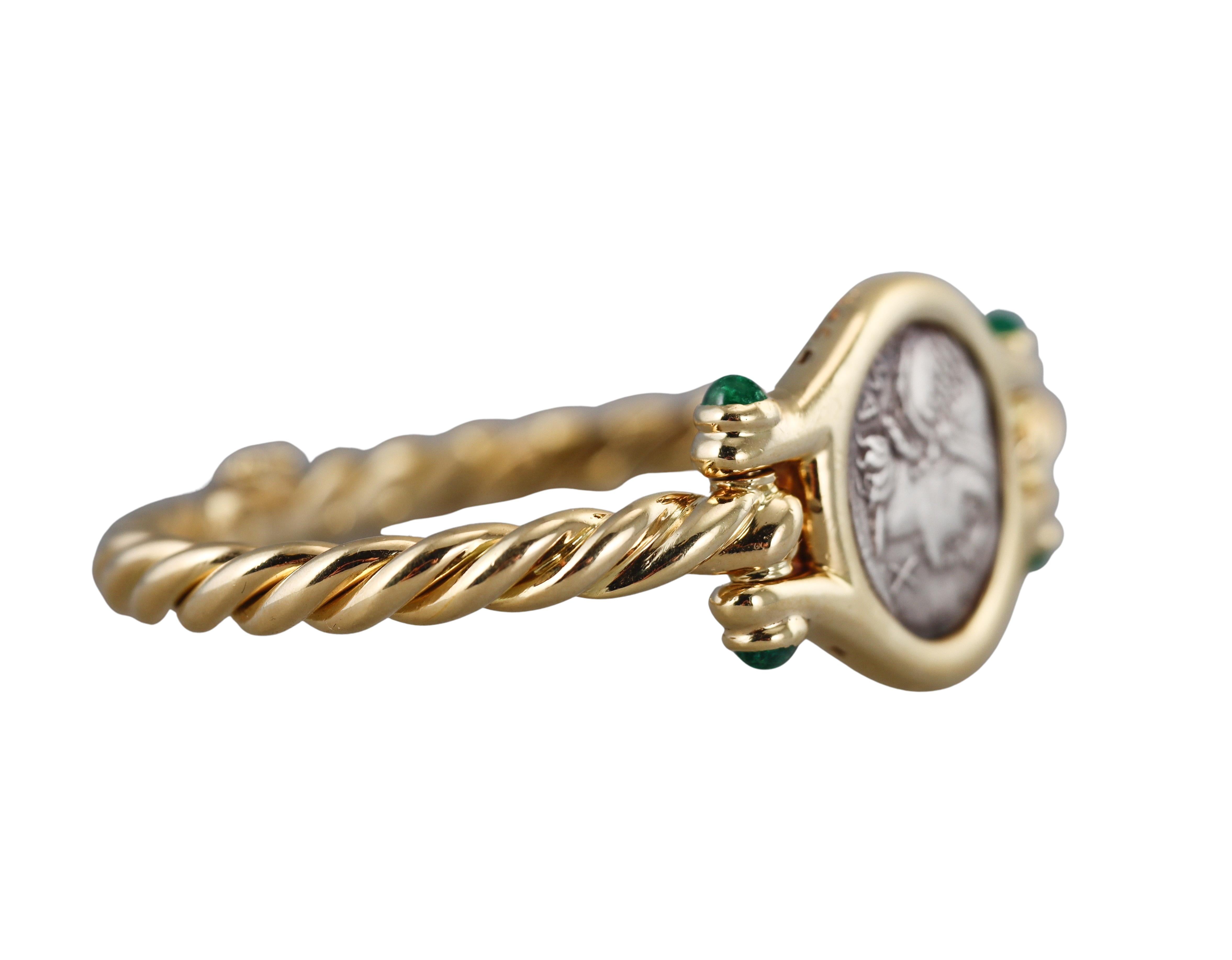 Taille cabochon Bulgari Flaminia 109-108 avant J.-C. Bracelet en or jaune Emeraude en vente