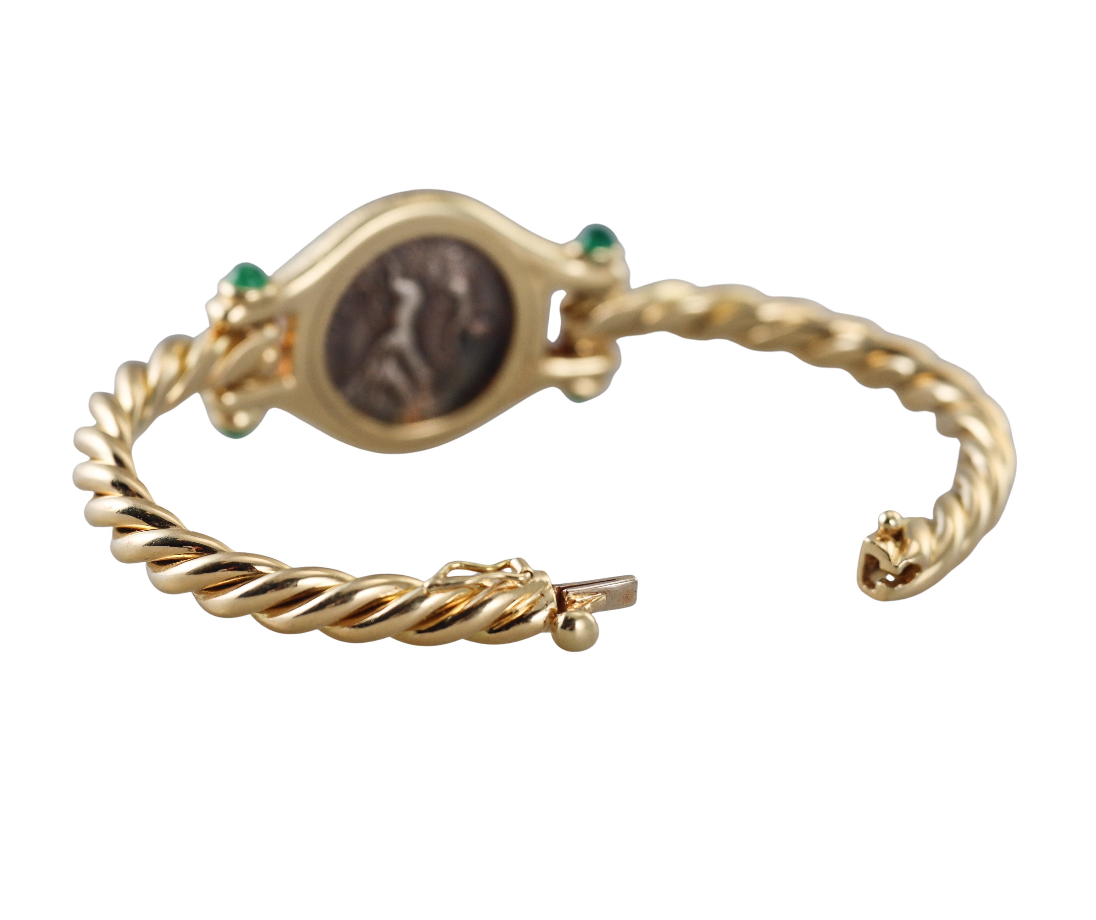 Bulgari Flaminia 109-108 avant J.-C. Bracelet en or jaune Emeraude en vente 3