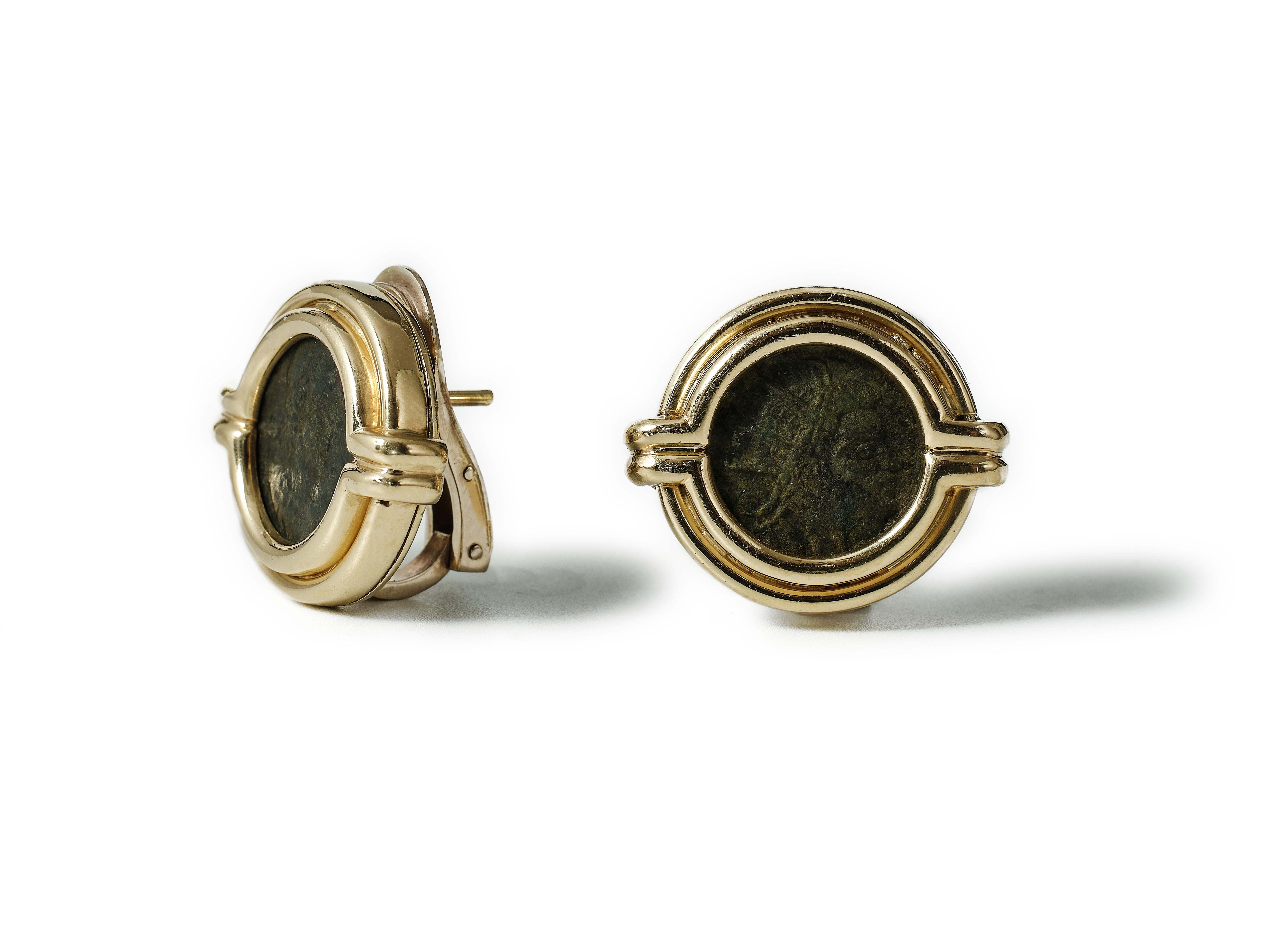Bulgari Monete Ancient Coin Gold Earrings In Good Condition For Sale In Malmö, Skåne län