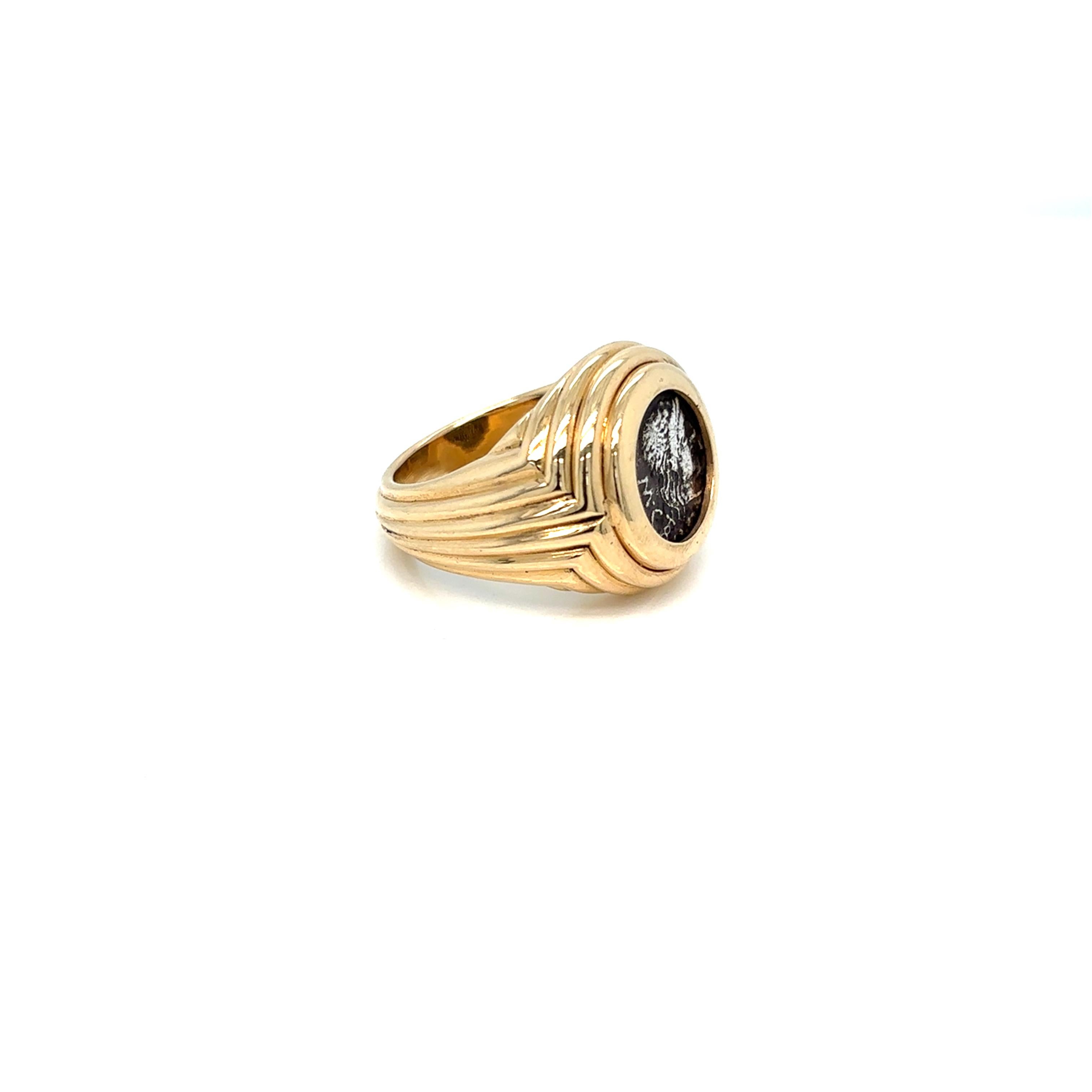 Bulgari Monete Ancient Silver M. Porcius Cato, Quinario, Roma, 89 a.C. Gold Ring In Excellent Condition For Sale In Napoli, NA