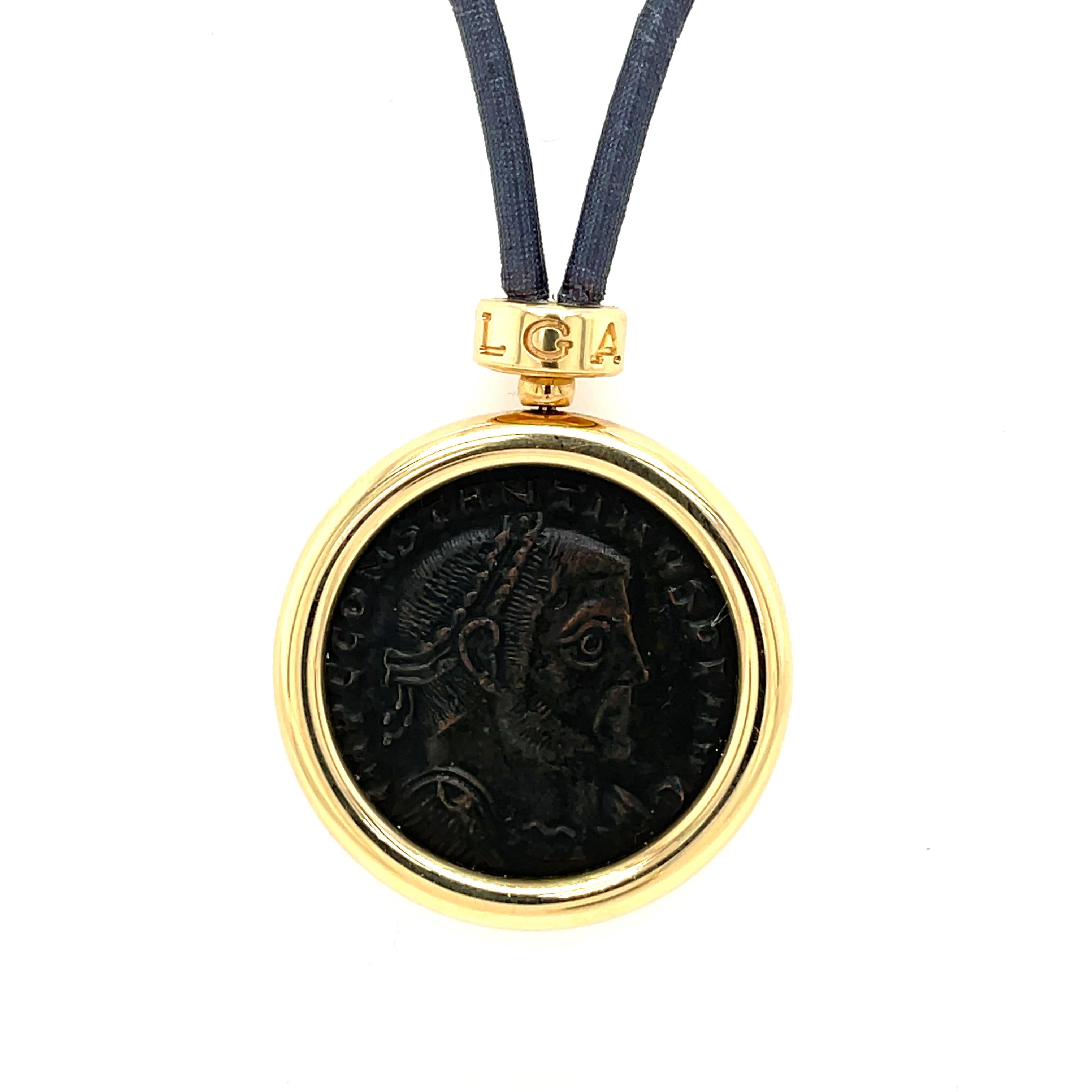 Beautiful 18k yellow gold pendant necklace, crafted by Bulgari for Monete collection, one of the most popular and valuable collection of the famous brand present also in their museum in Rome.

It features a rare ancient imperial coin:

Thessalonica