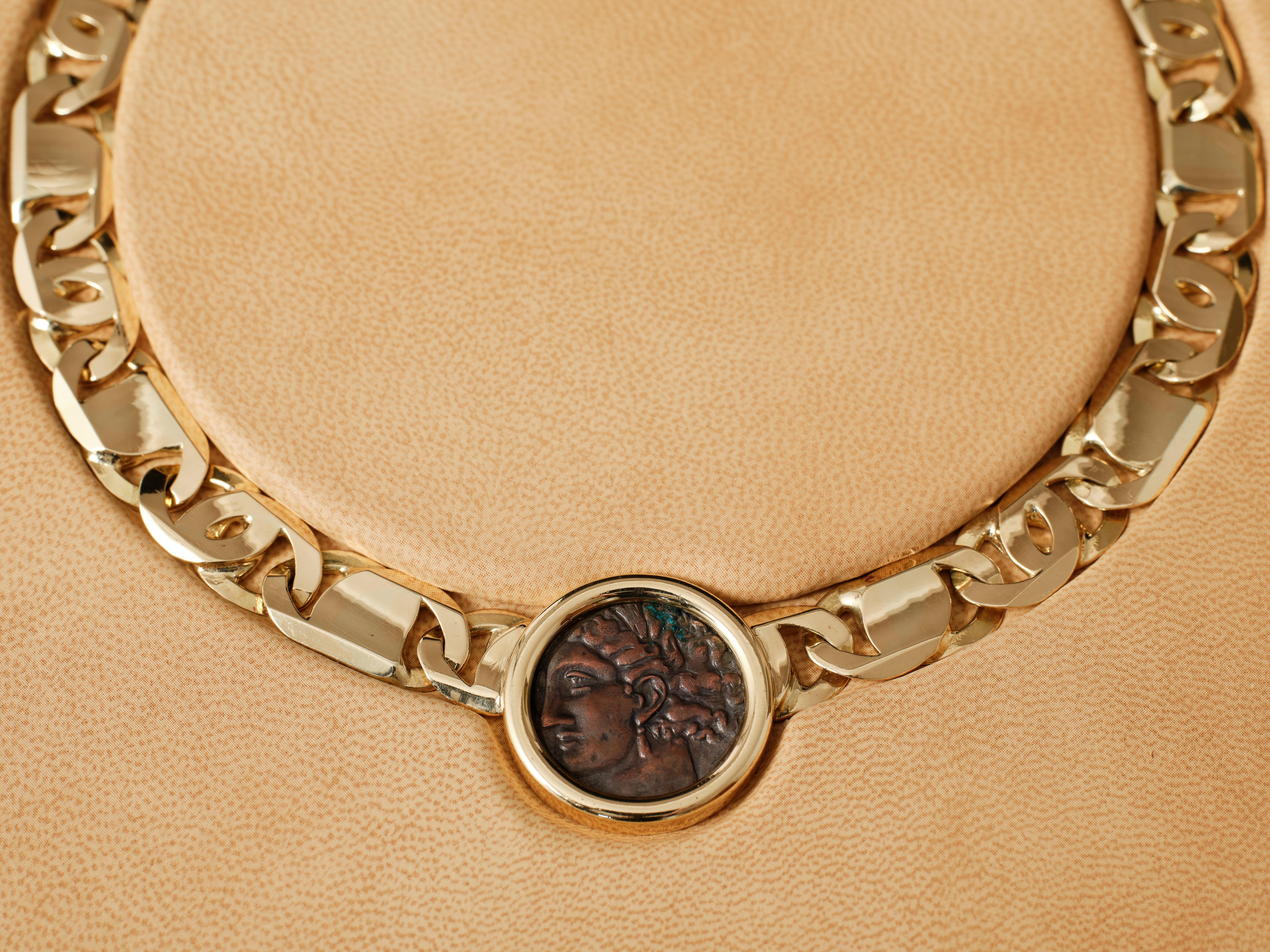 Women's Bulgari 'Monete' gold Necklace, circa 1980 For Sale