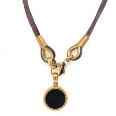 Collier à pendentifs en cuir et or jaune Bulgari Monet Imperial Roman Coin Bronze & Yellow Gold