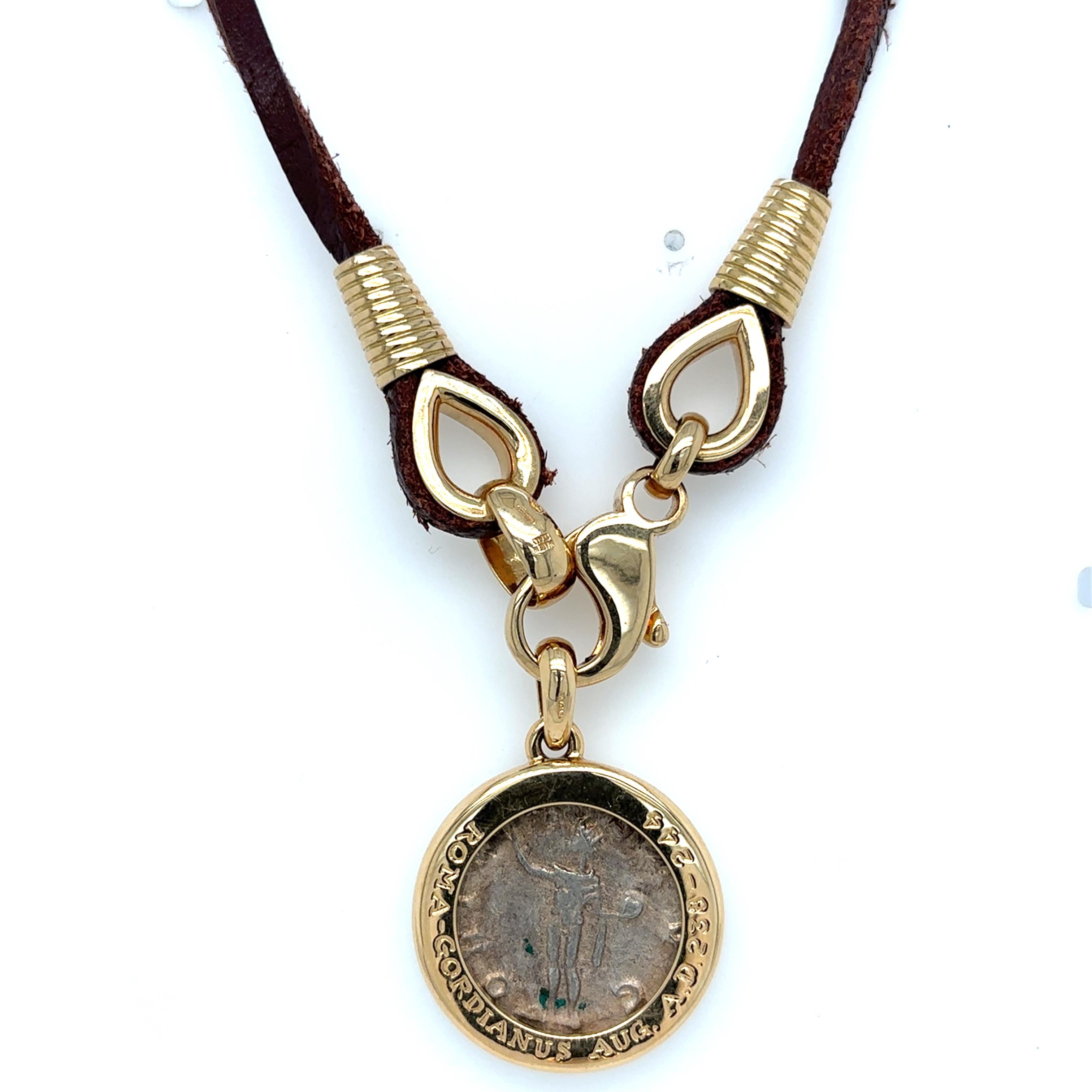 Bulgari Monet Imperial Roman in argento e pelle con ciondolo in oro giallo 1