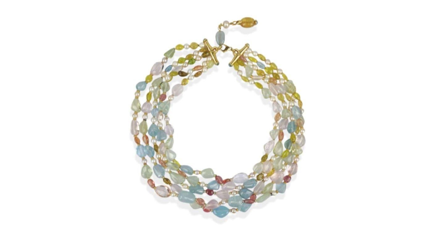 Une captivante parure de colliers et de bracelets Bulgari, composée de multiples rangs de pierres précieuses délicatement facettées de couleur pastel, dont des aigues-marines, des morganites, des quartz roses, des tourmalines et des perles de