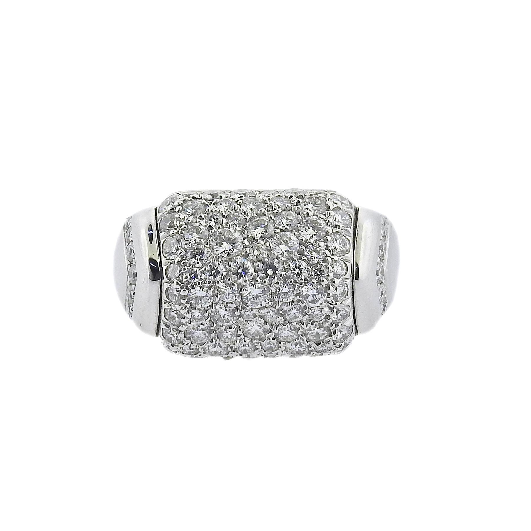 Ring Mvsa aus 18 Karat Weißgold von Bvlgari, mit 1,46 Karat G/VS-Diamanten.  Ring Größe 7, Oberteil misst 12mm x 20mm. Gezeichnet: Bvlgari, italienische Marke, 750, Seriennummer. Das Gewicht beträgt 14.8 Gramm. Einzelhandel $11200. Wird mit COA und