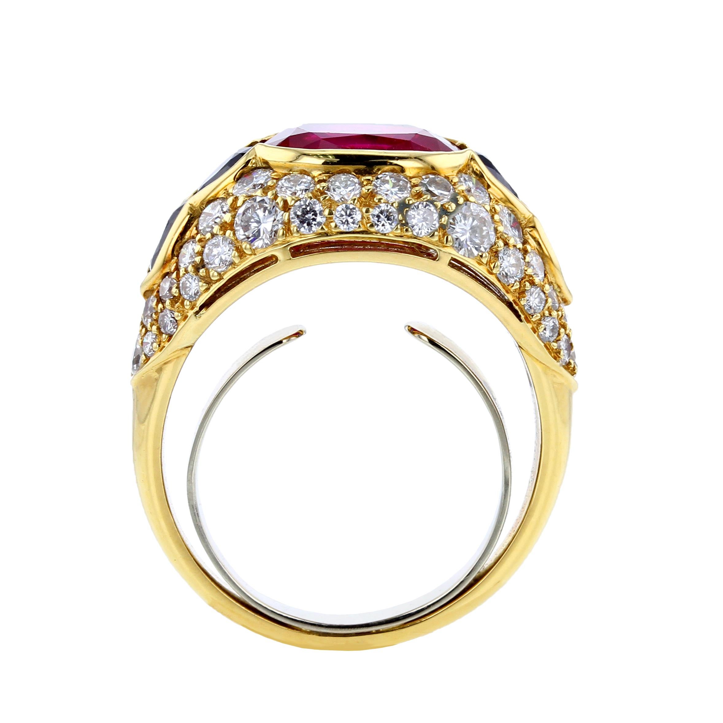 Bulgari Ring mit natürlichem, unbehandeltem Burma-Rubin, Saphir und Diamant (Antiker Kissenschliff) im Angebot