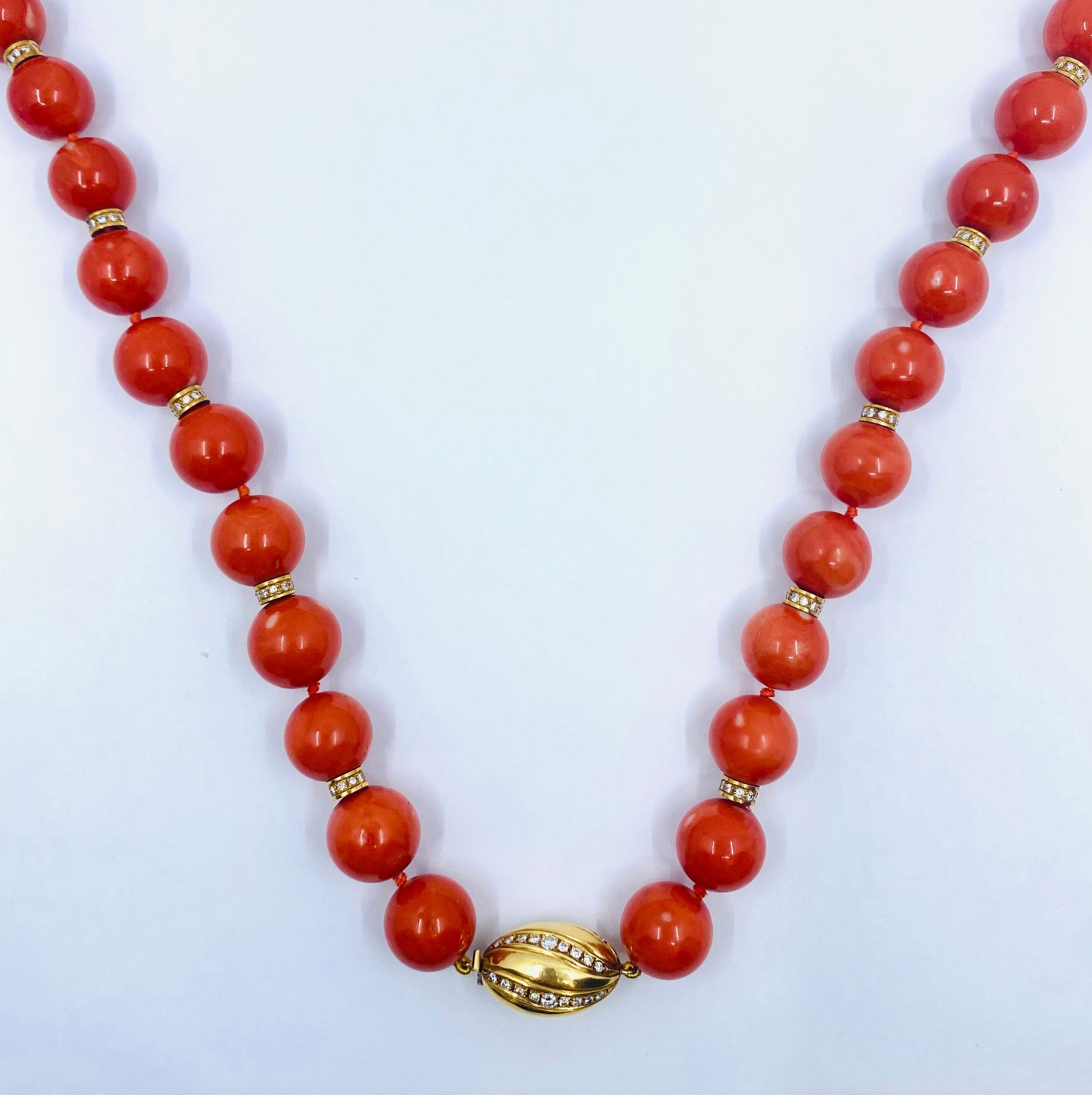 Round Cut Bulgari Necklace Coral Gold For Sale