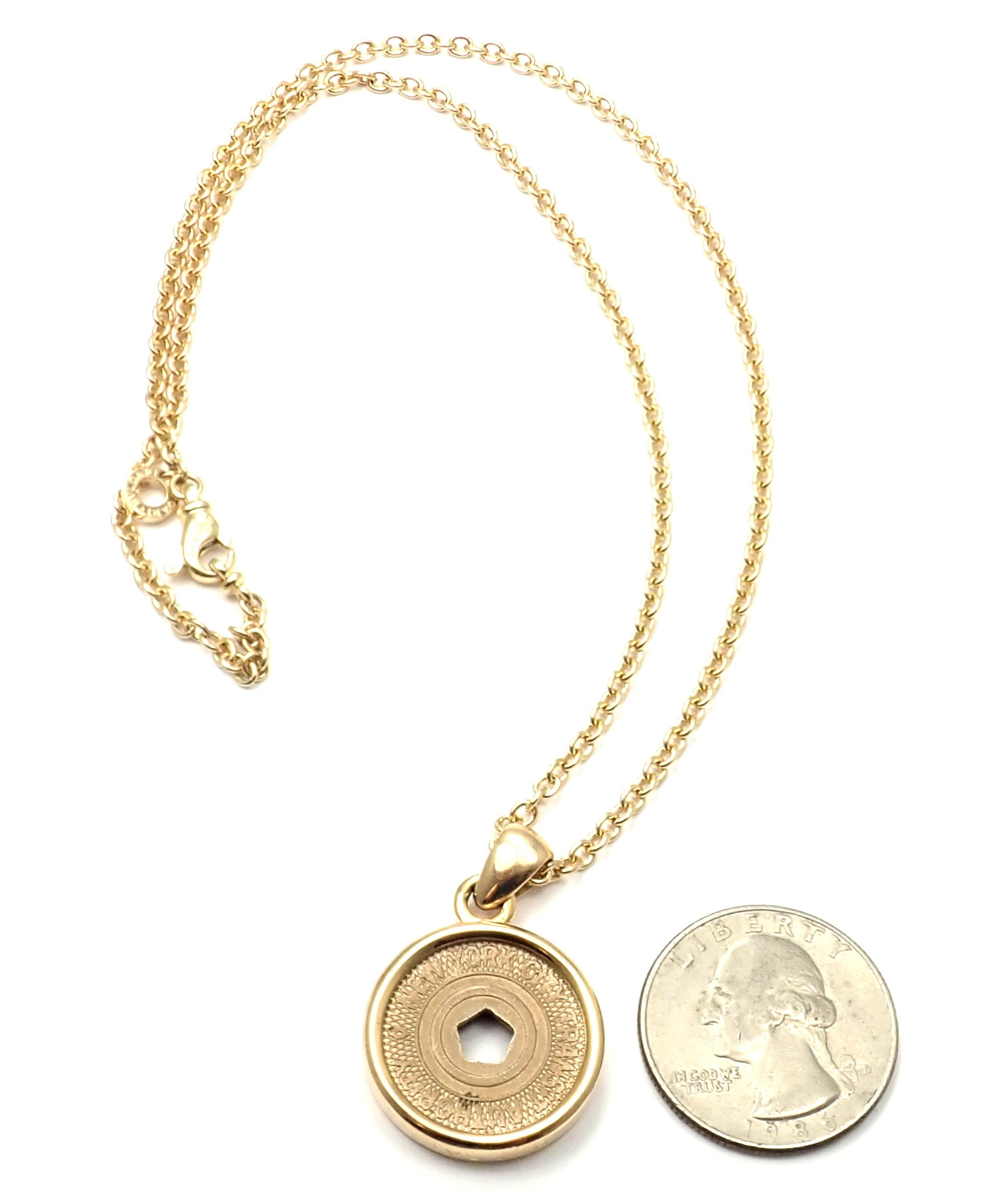 Bulgari NYC Subway Token Limited Edition Yellow Gold Pendant Necklace For Sale 4