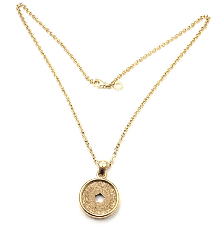 Bulgari NYC Subway Token Limited Edition Yellow Gold Pendant Necklace For  Sale at 1stDibs | subway token necklace, nyc subway token necklace, new  york subway token necklace