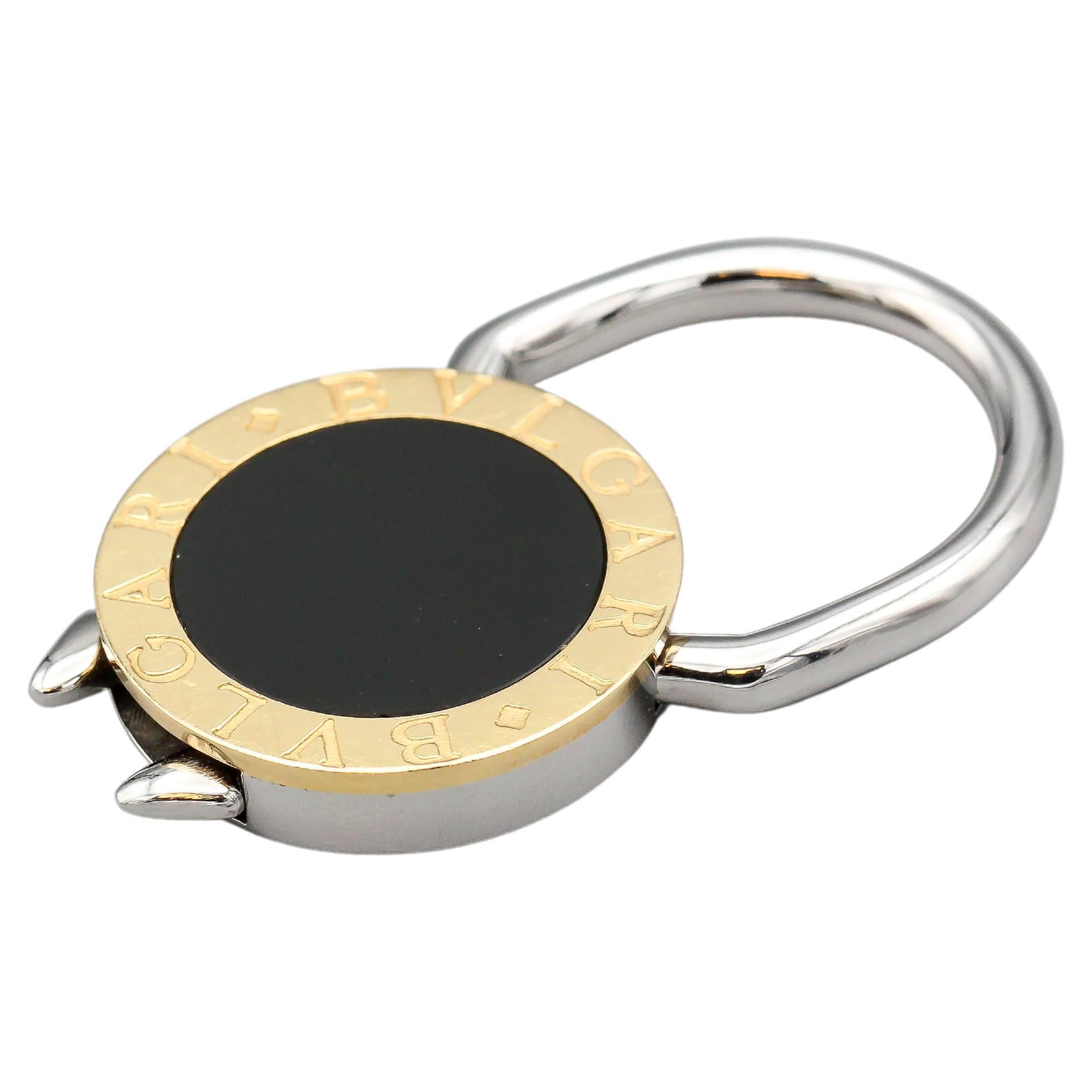 Porte-clés Bulgari en or 18 carats et acier avec onyx en vente