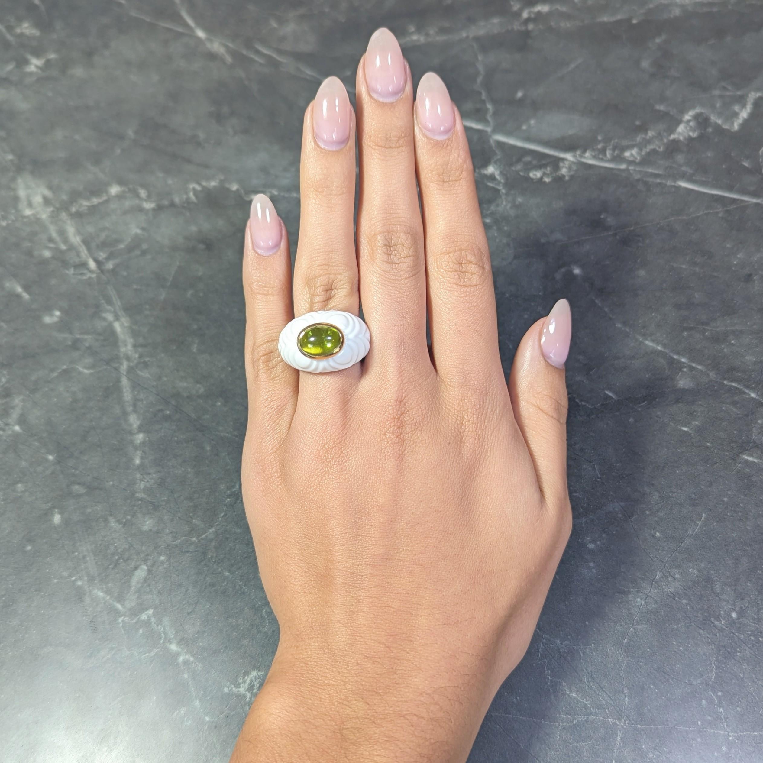 Bulgari Peridot Ceramic 18 Karat Gold Chandra Vintage Ring 9