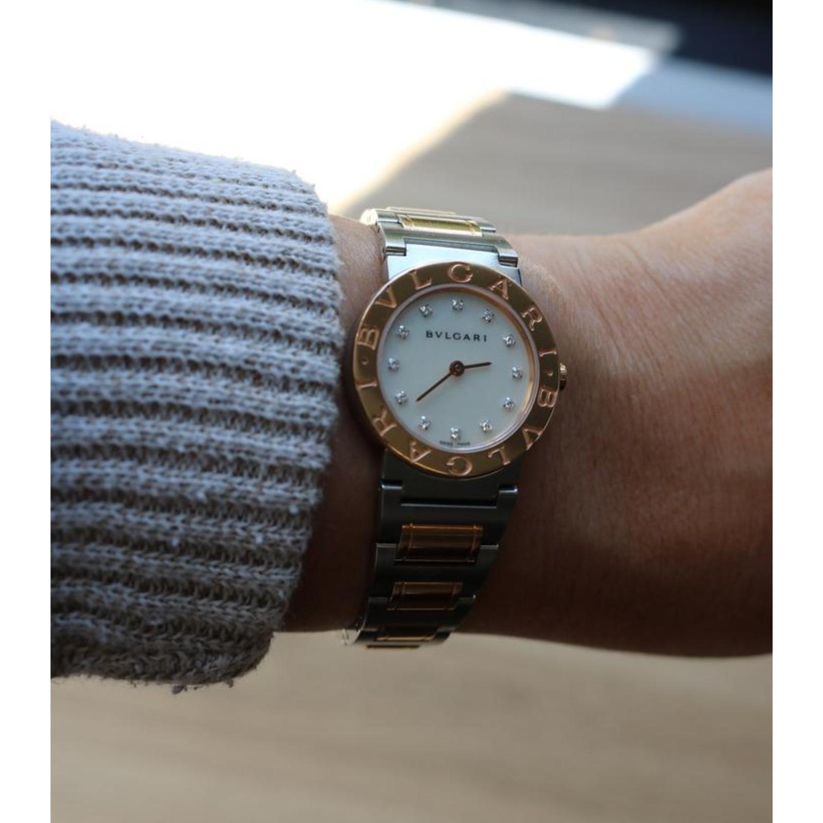 Bulgari Quarz Perlmutt und Diamant Damenuhr im Angebot 6