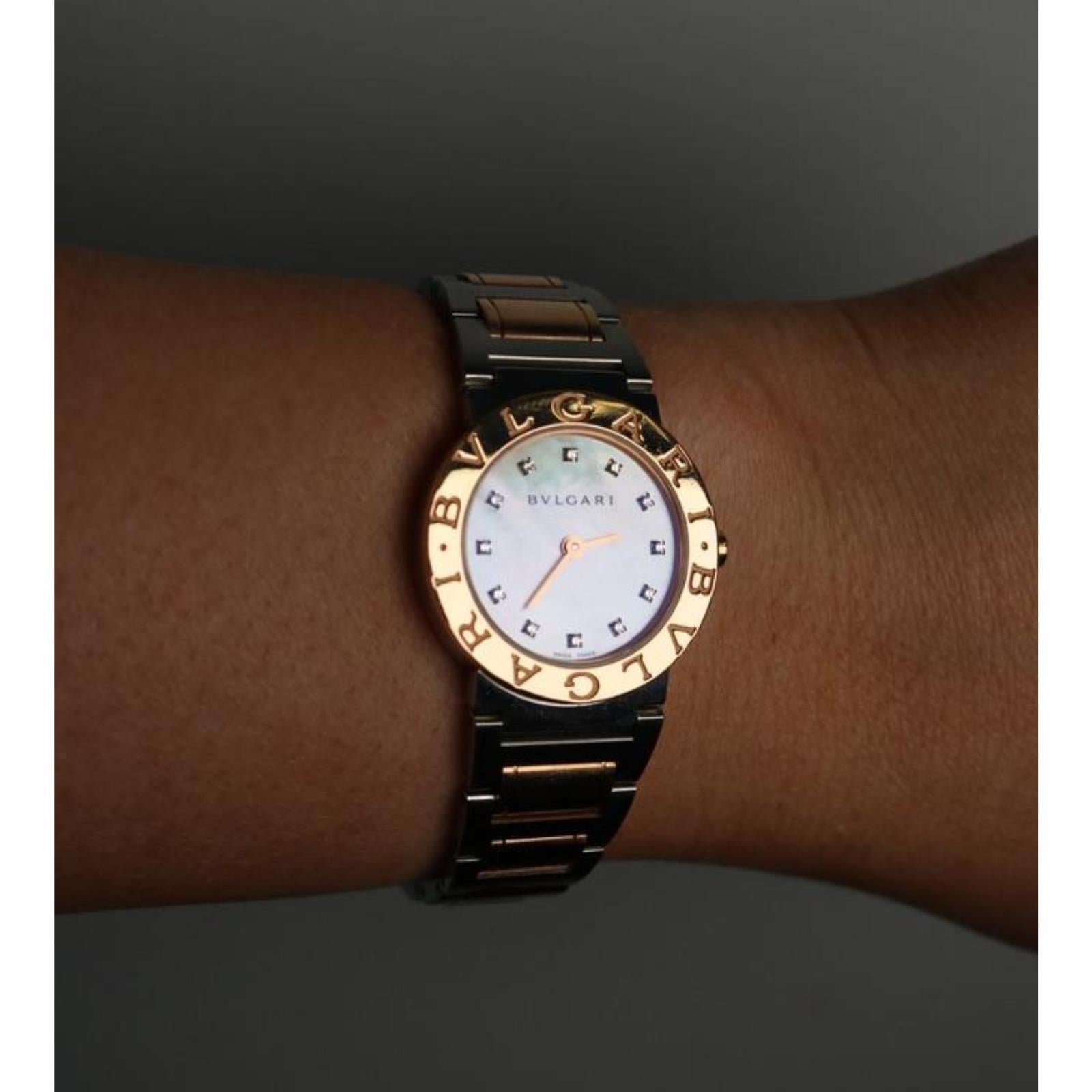 Bulgari Quarz Perlmutt und Diamant Damenuhr im Angebot 3