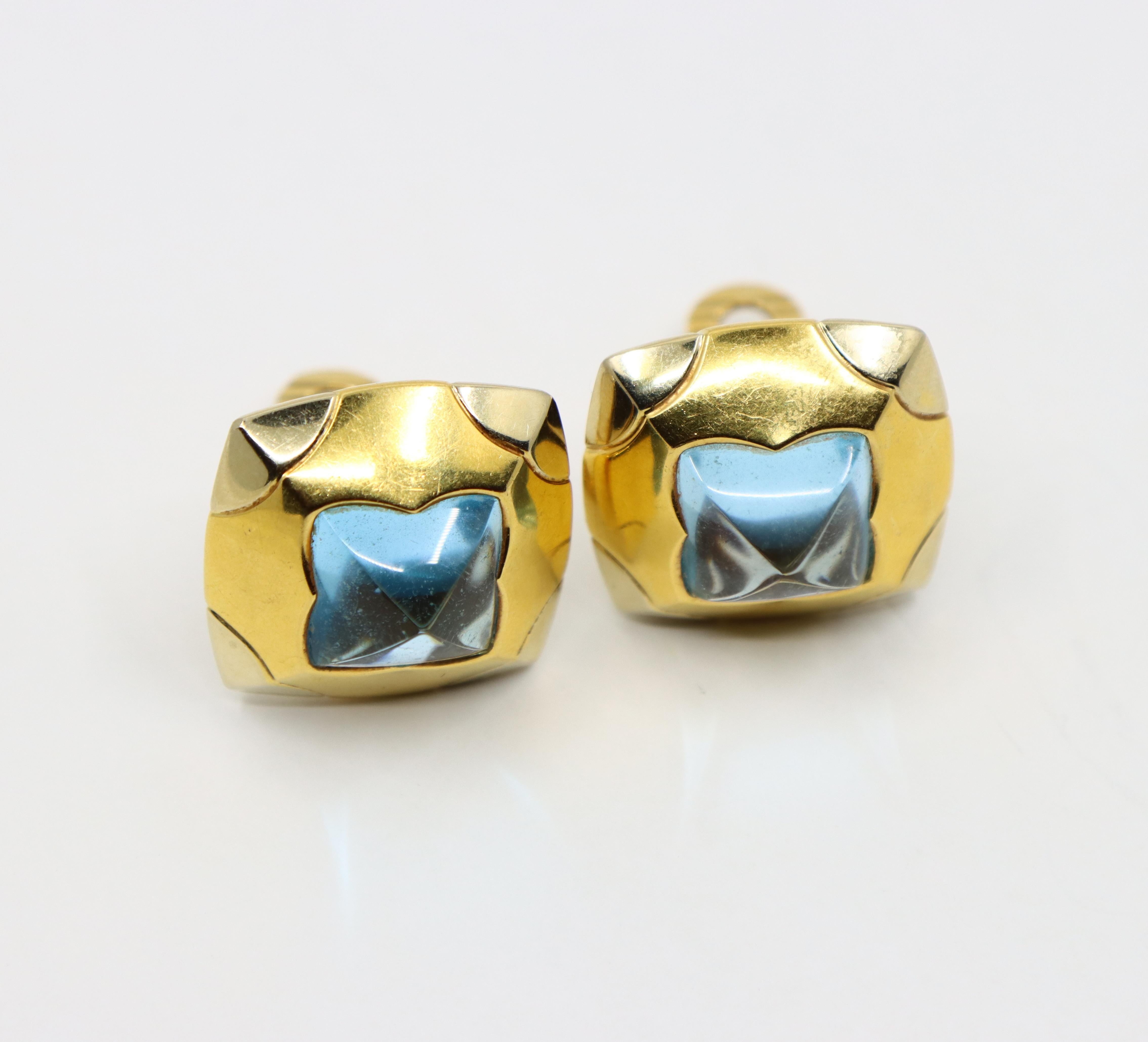 Orecchino Bulgari Roma Pyramid in oro 18 carati con Topazio Blu In condizioni buone in vendita a Flushing, NY