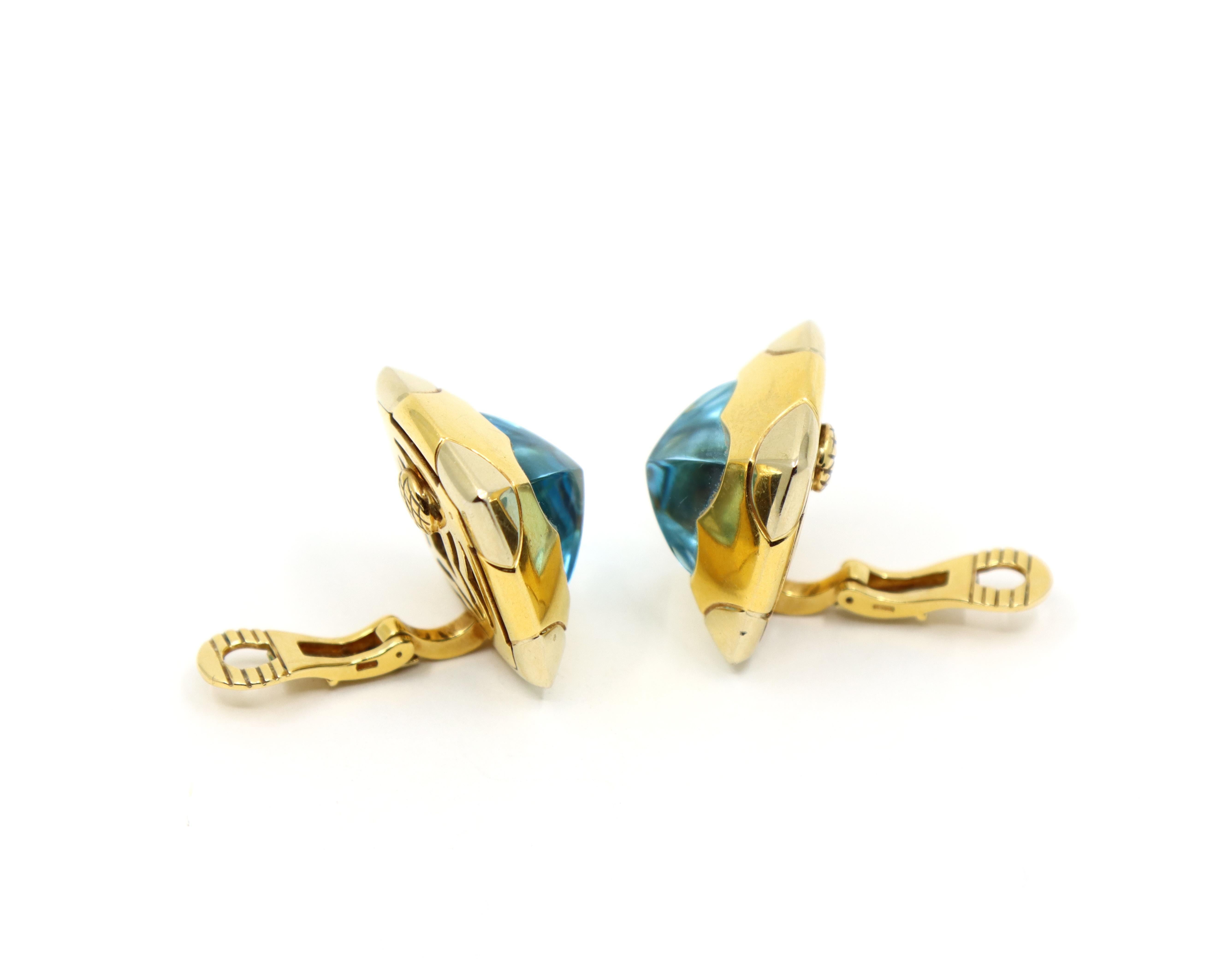 Orecchino Bulgari Roma Pyramid in oro 18 carati con Topazio Blu in vendita 3