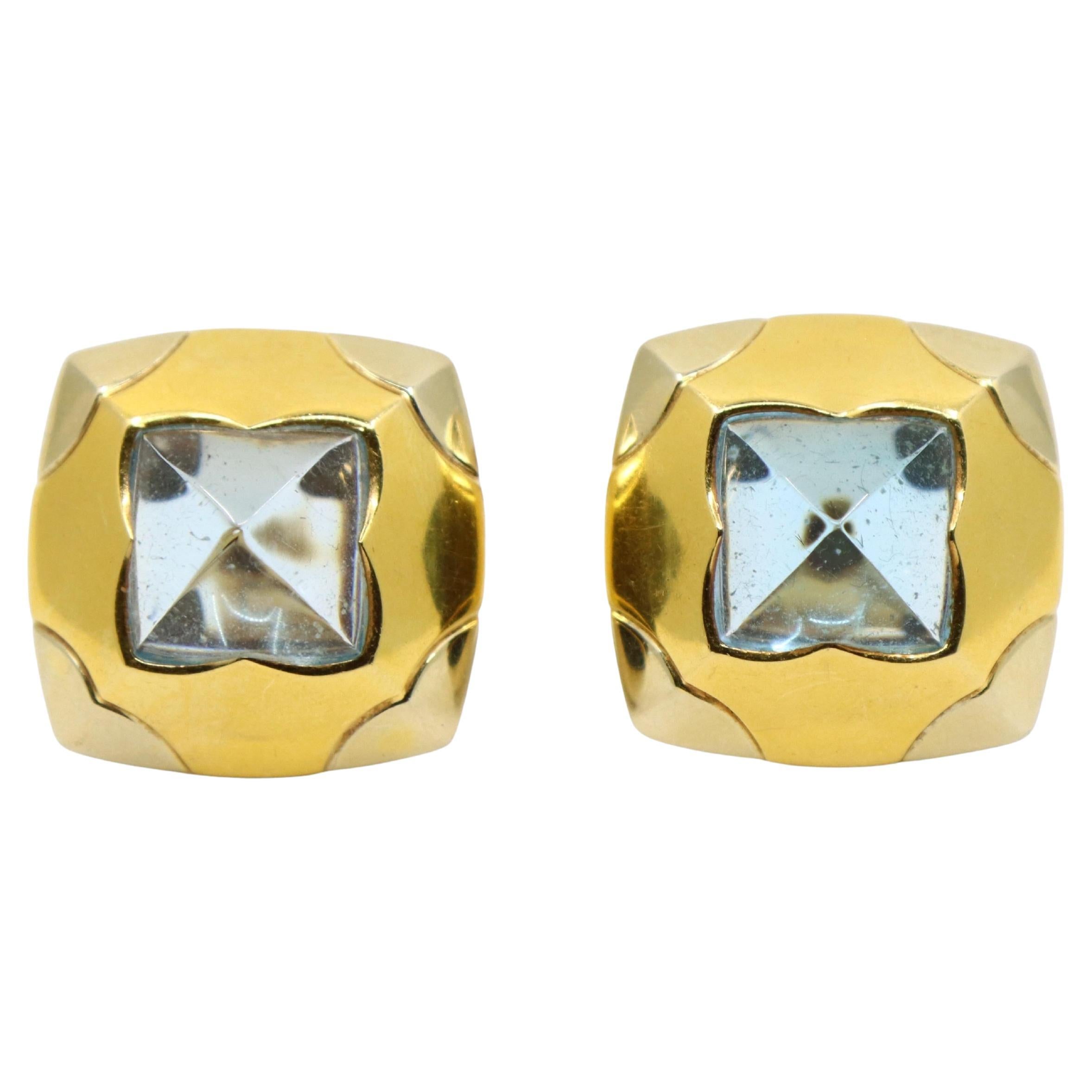 Orecchino Bulgari Roma Pyramid in oro 18 carati con Topazio Blu in vendita