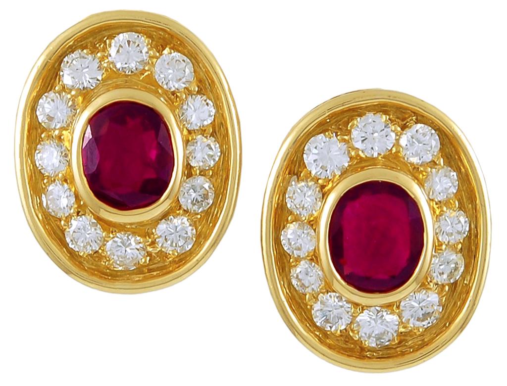 Bulgari Set aus Rubin-Diamant-Gold-Halskette und Ohrring (Rundschliff) im Angebot
