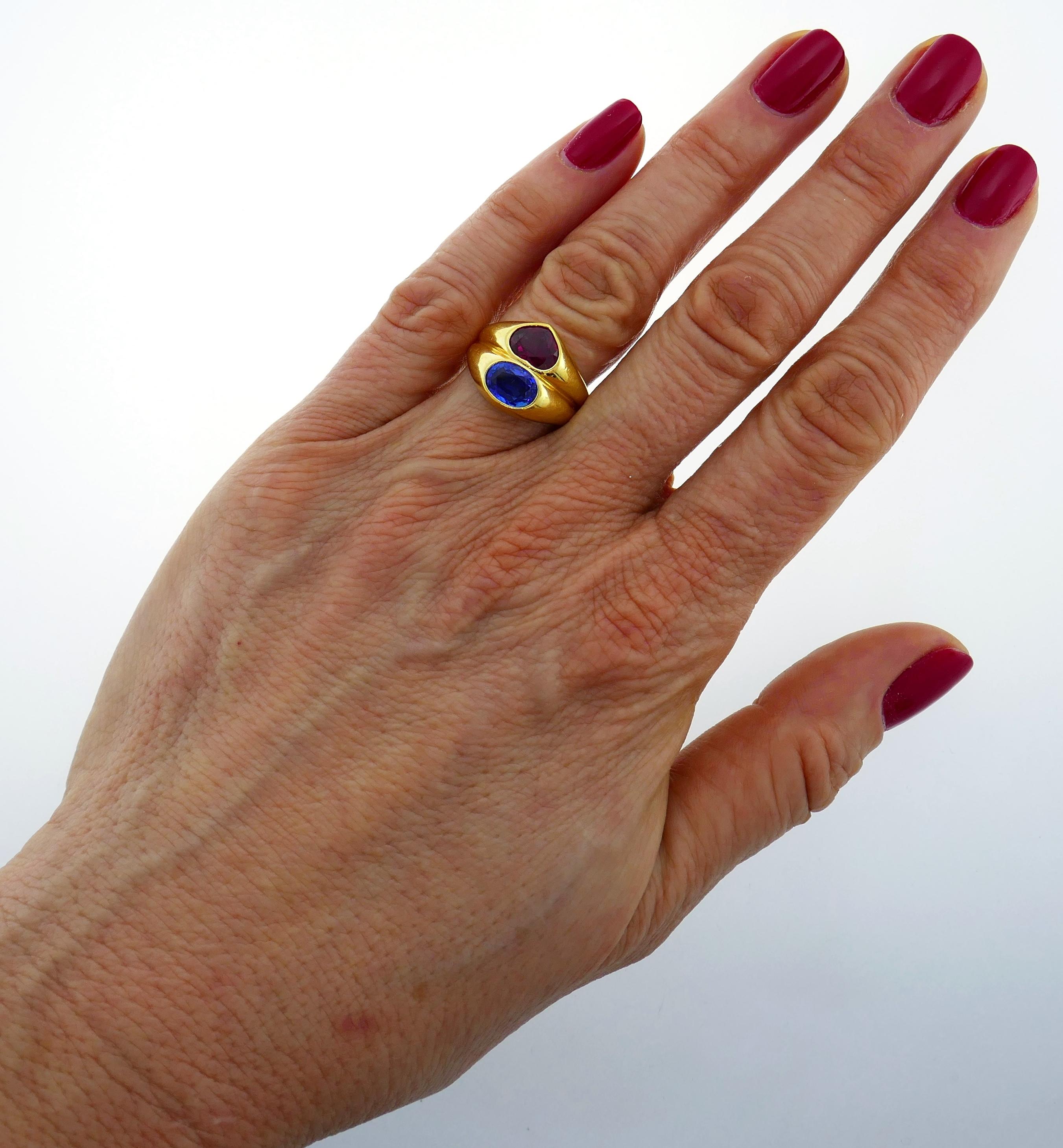 Bulgari Rubin Saphir Gelbgold Doppio Ring 1980er Jahre im Zustand „Gut“ in Beverly Hills, CA