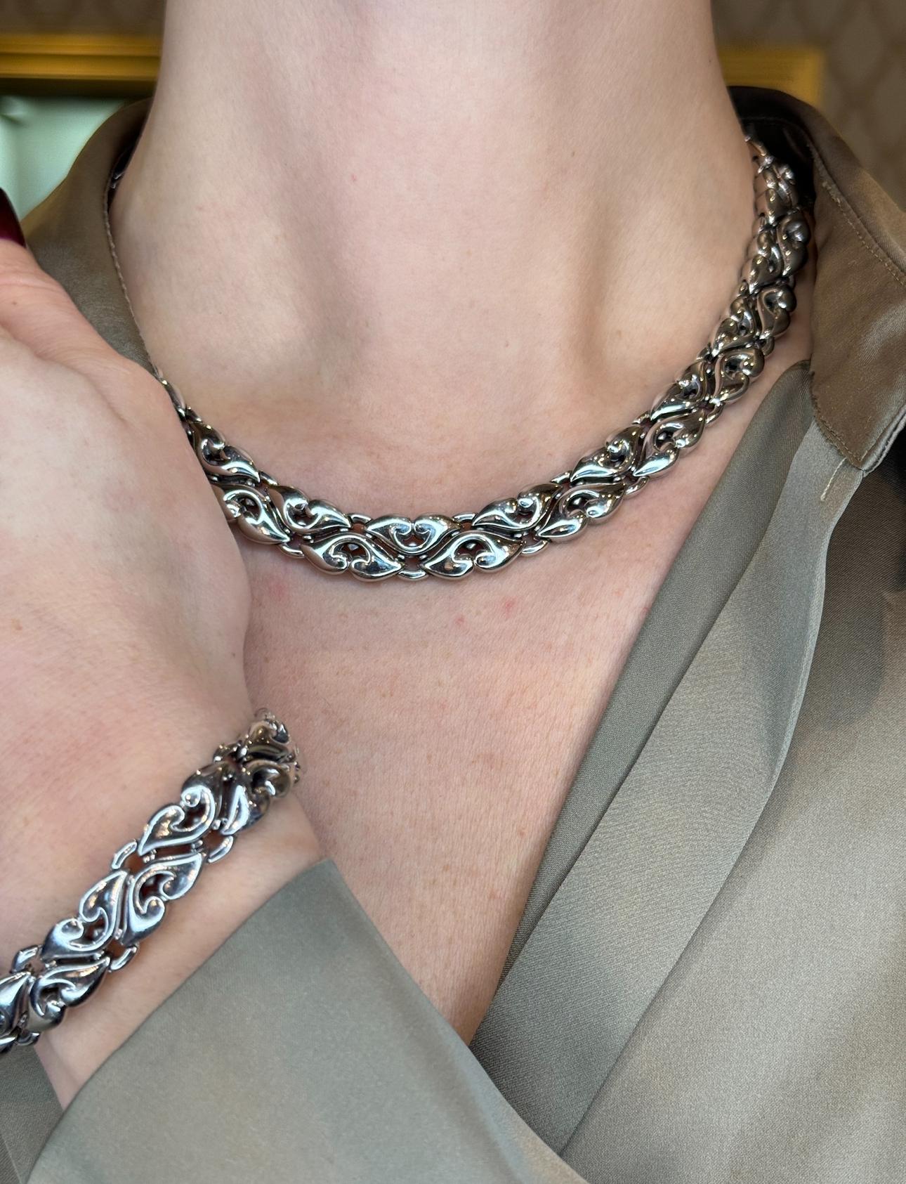 Bulgari 'Saetta' Necklace and Bracelet Demi Parure in 18k White Gold In Excellent Condition For Sale In New York, NY