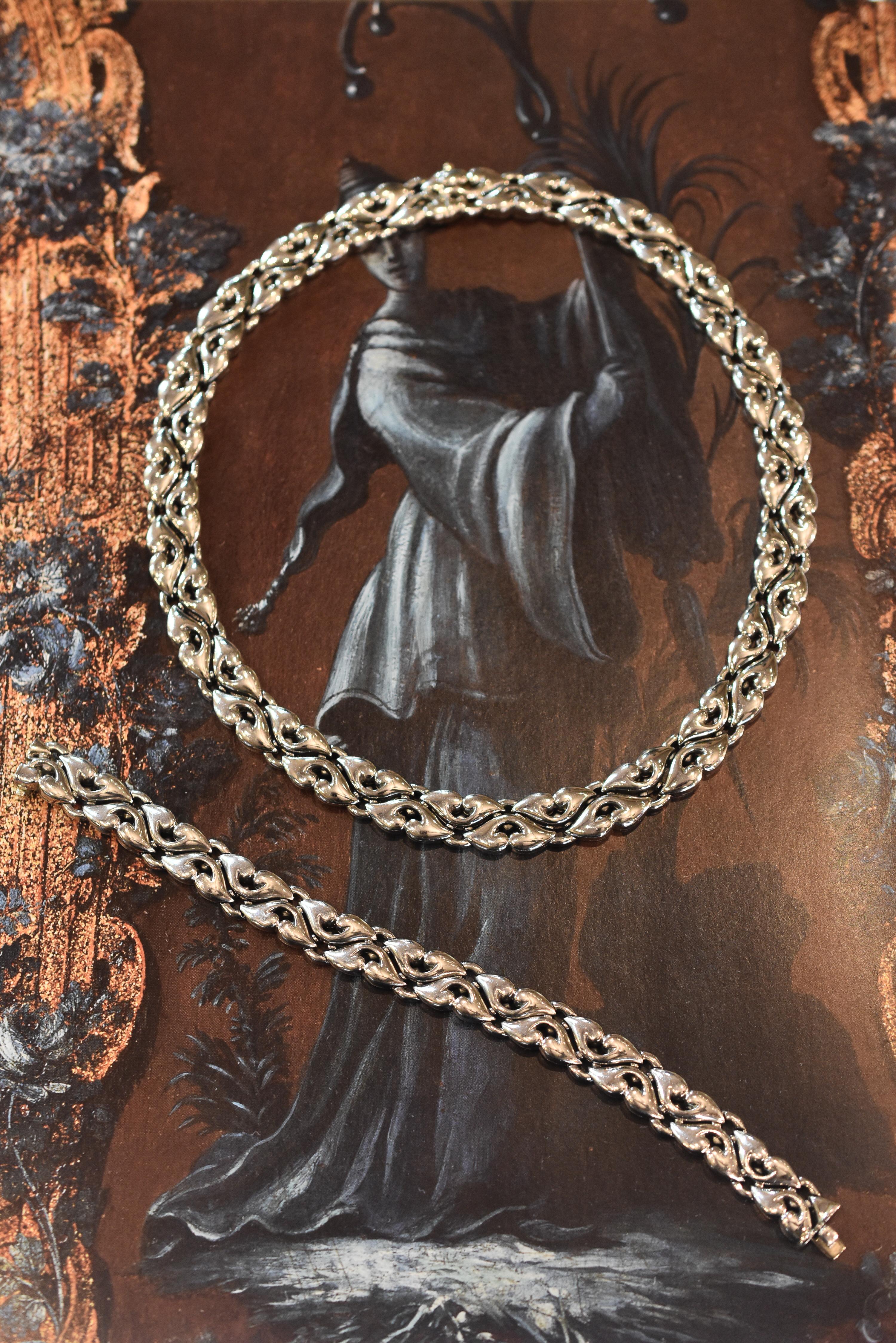 Bulgari 'Saetta' Necklace and Bracelet Demi Parure in 18k White Gold For Sale 2