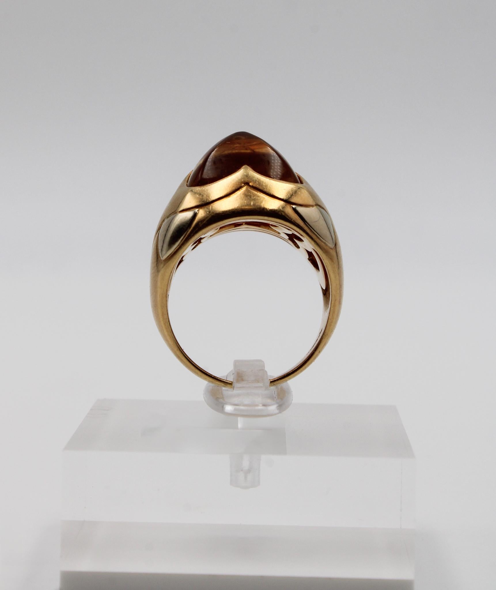 Bulgari Skulpturaler Ring aus Gelbgold mit Cabochon aus Citrin in der Mitte im Zustand „Gut“ im Angebot in Roma, IT