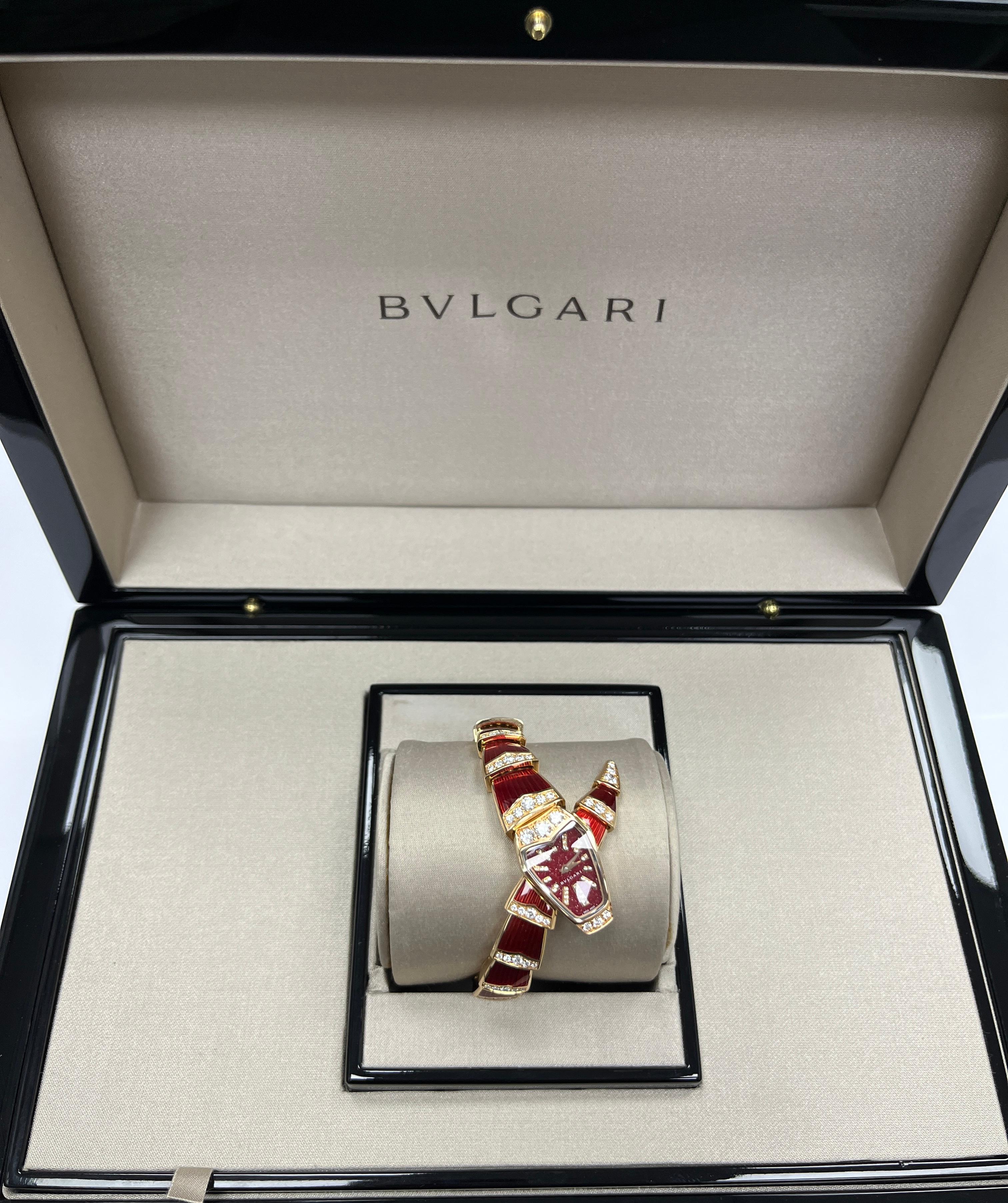 Bulgari Serpenti Armbanduhr aus 18 Karat Gold mit Diamanten im Angebot 6