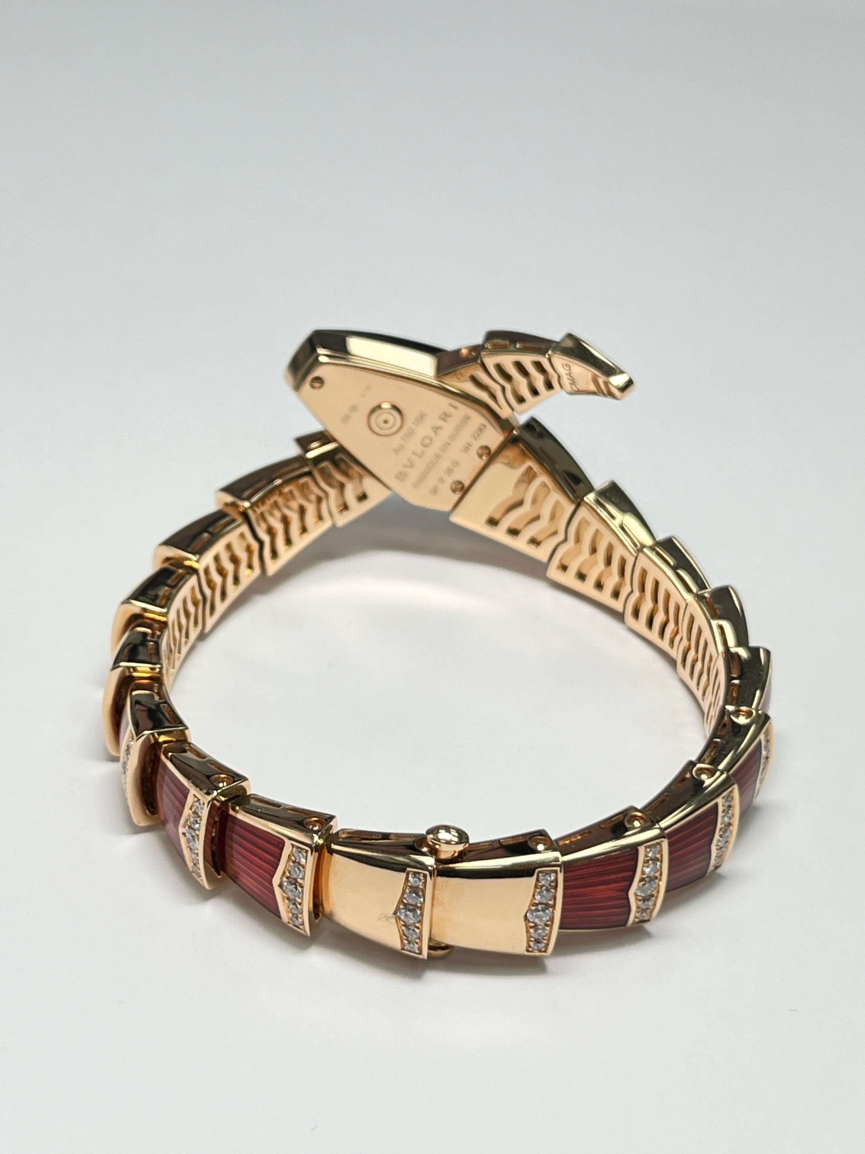 Bulgari Serpenti Armbanduhr aus 18 Karat Gold mit Diamanten im Angebot 1