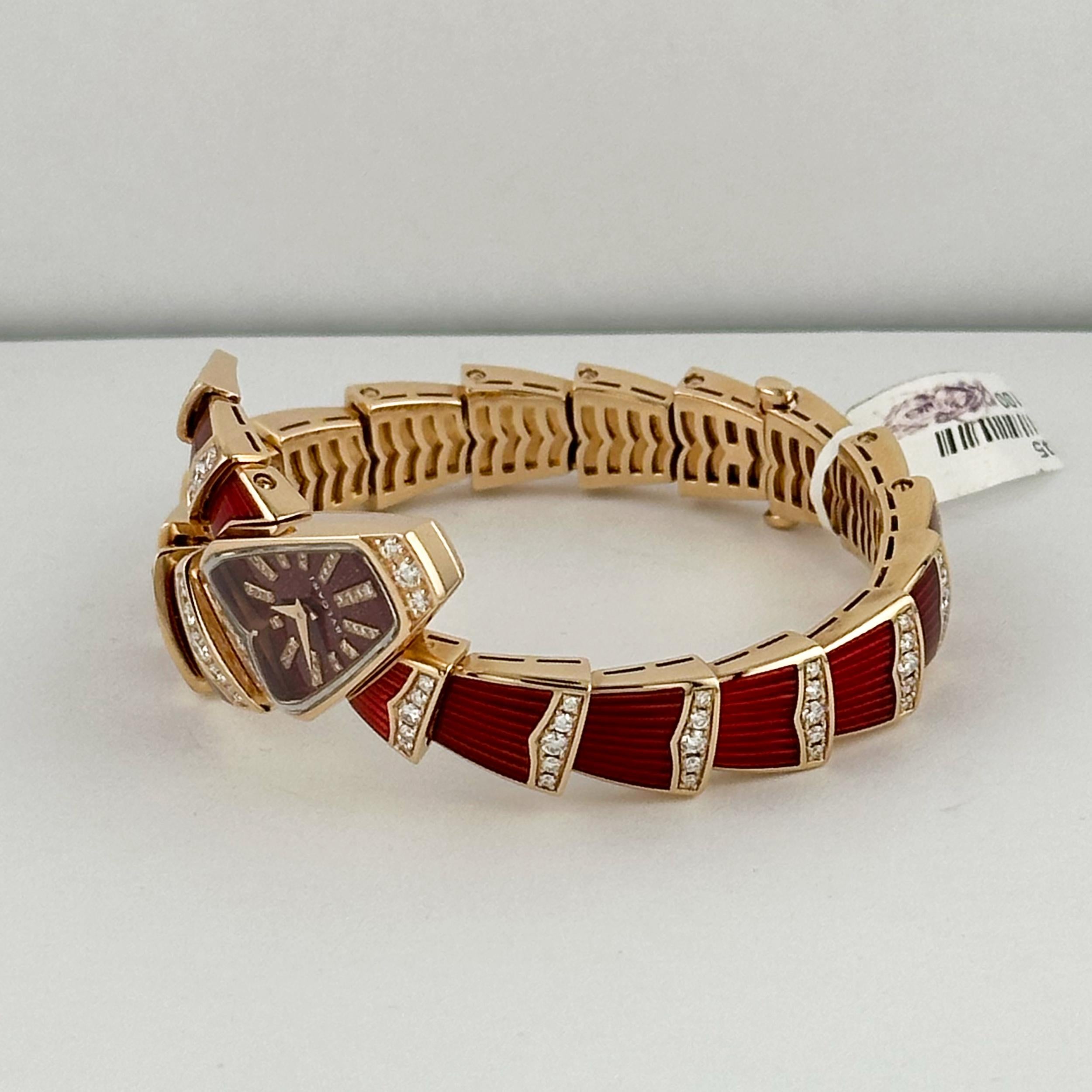 Bulgari Serpenti 18K Rose Gold with Red Lacquer and Diamonds

Condition: Unworn

Comes with Original Box and Original Papers

Reference #: 102345

Case Material: 18K Rose Gold

Diameter Size: 26mm

Dial Color: Vibrant Red Lacquered

Strap Material: