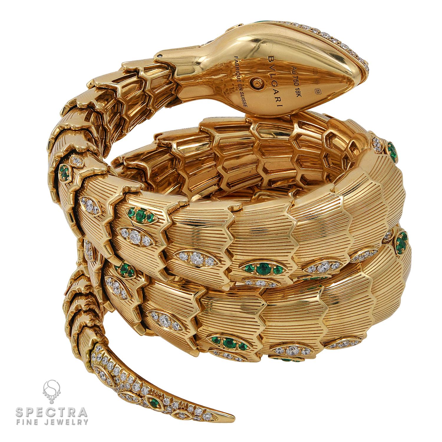 Bulgari Serpenti Diamant-Smaragd-Armbanduhr aus 18 Karat Gelbgold (Rundschliff) im Angebot