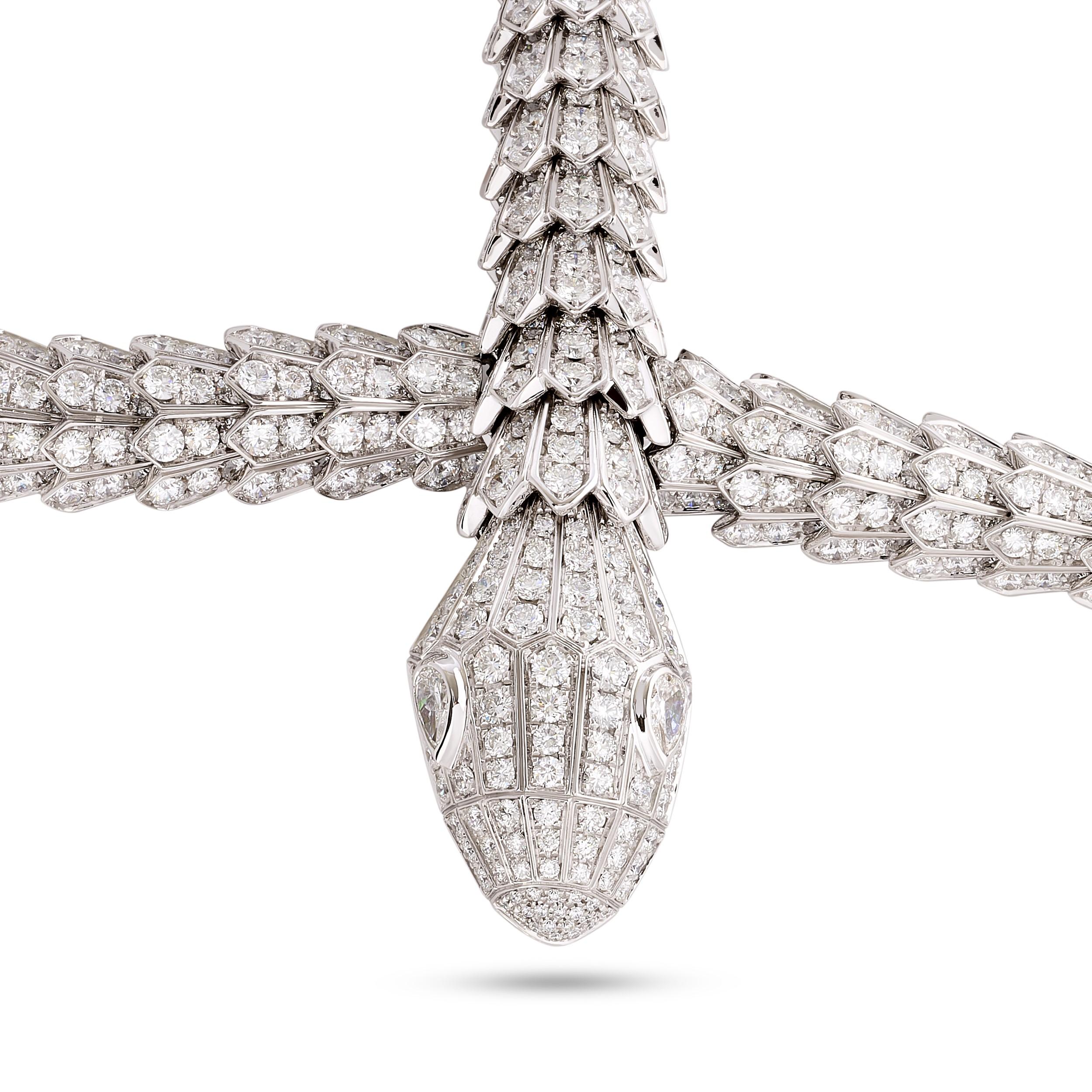 Taille ronde Bulgari Serpenti Collier serpent en or blanc 18 carats et diamants en vente