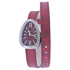 Bulgari Montre-bracelet Serpenti en acier et cuir rouge avec diamants 1NJA8G