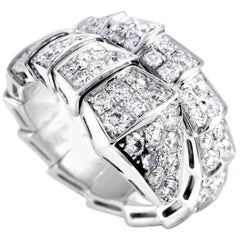 Bulgari Serpenti Bague serpent en or blanc 18 carats pavée de diamants Taille Large