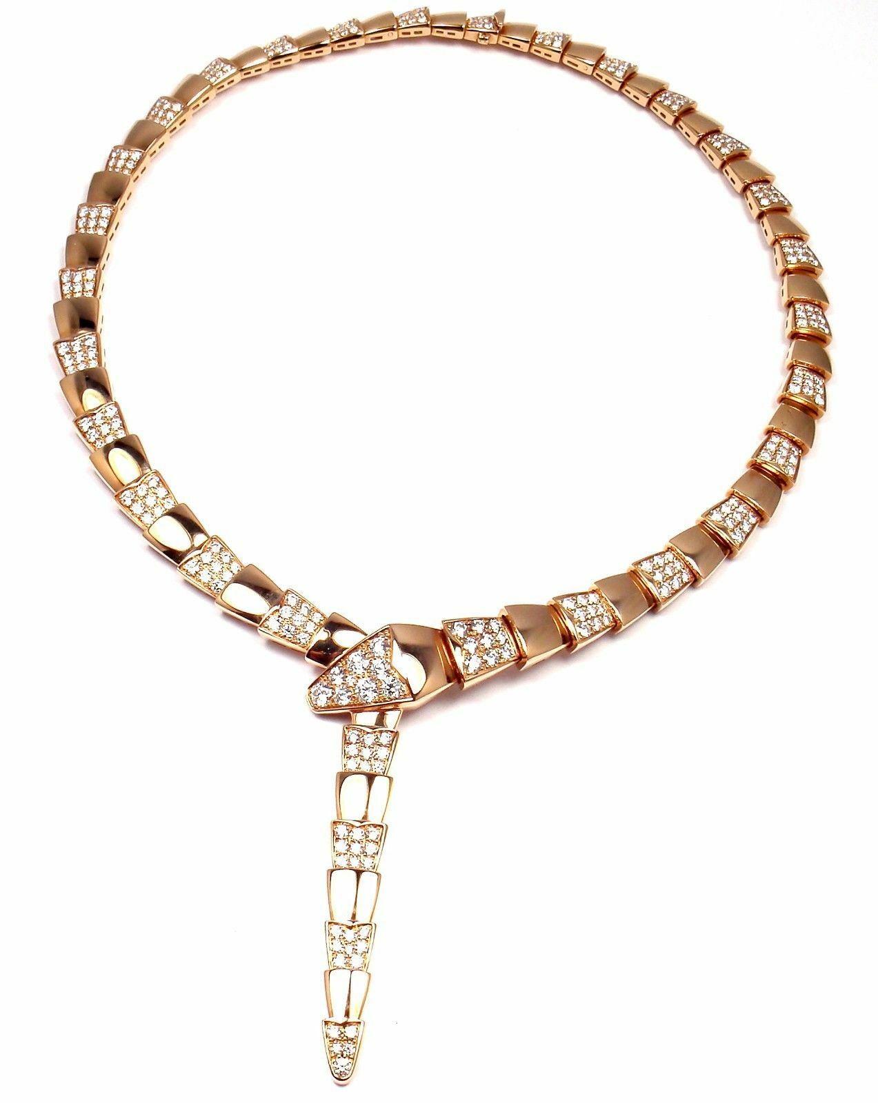 18k Rose Gold Pave Diamond Serpenti Necklace by Bulgari. 
With 283 round cut diamonds VVS1 clarity, E color.
This necklace comes with Bulgari Box, Pouch, and Authenticity Certificate.
Retail Price for this necklace is $76,000 plus