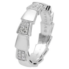 BULGARI Serpenti-Ring aus Weißgold und Diamanten BULGARI Serpenti-Ring aus Weißgold und Diamanten