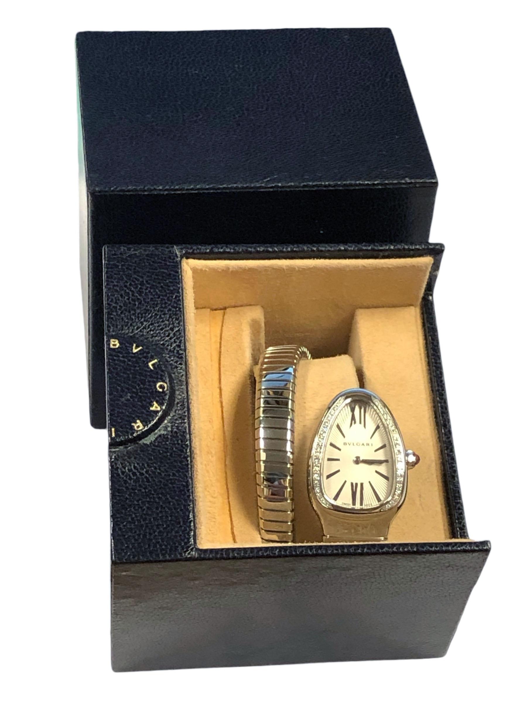 Bulgari Serpenti Schlangenarmbanduhr aus Stahl und Diamanten im Zustand „Hervorragend“ im Angebot in Chicago, IL