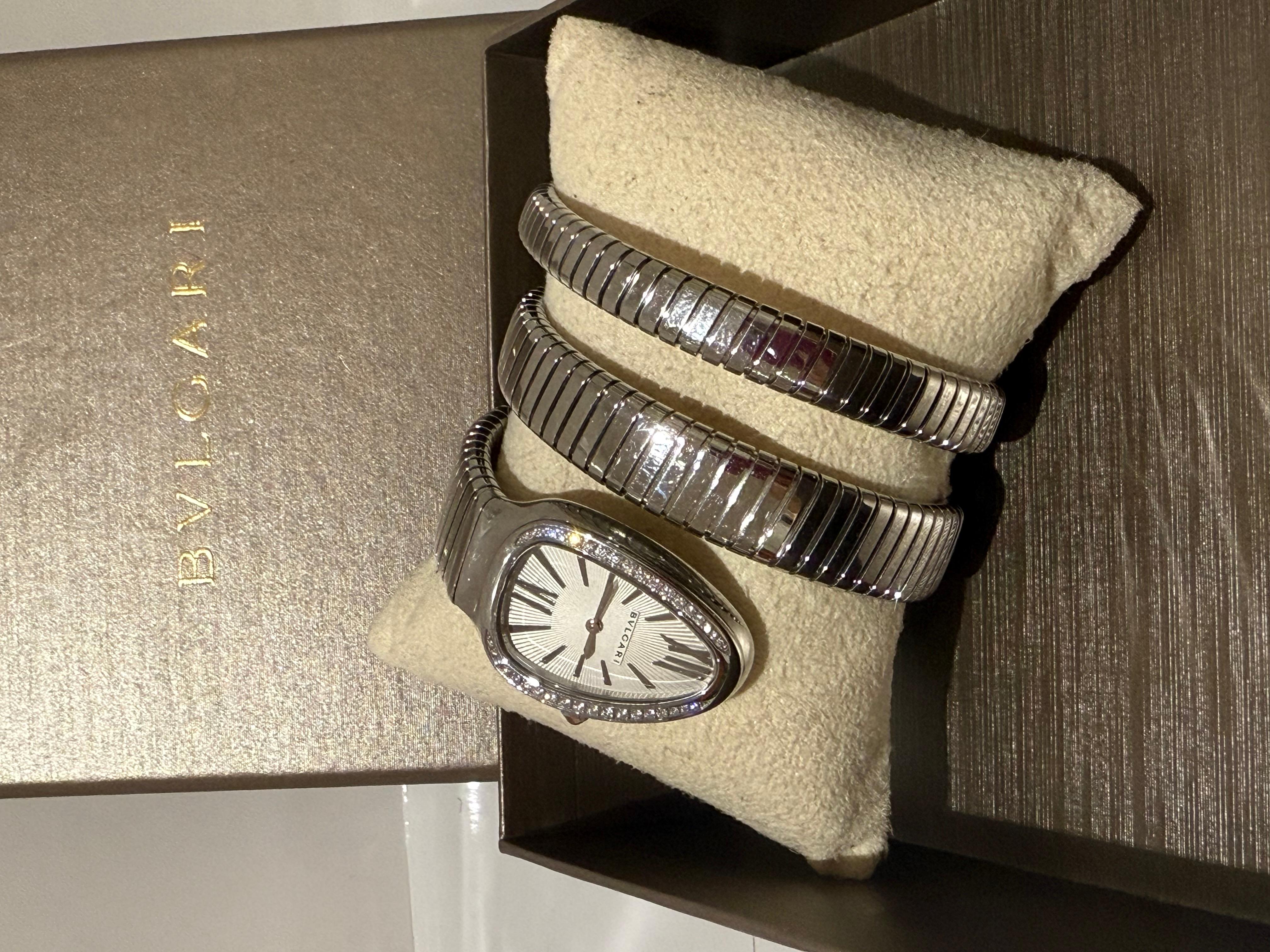 Donna Bulgari Serpenti Tubogas Doppia Spirale Acciaio e Diamanti  Guarda in vendita