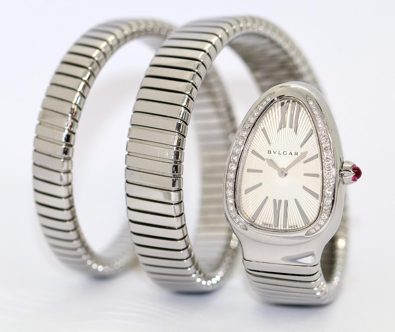 Bulgari Serpenti Tubogas Large Ladies Snake-Watch, with Diamonds, SP35S. Double Loop Model. Case Size 35mm x 23mm.

Including certificate of authenticity.

Experience the luxurious charm and iconic design of Bulgari with this exquisite Serpenti