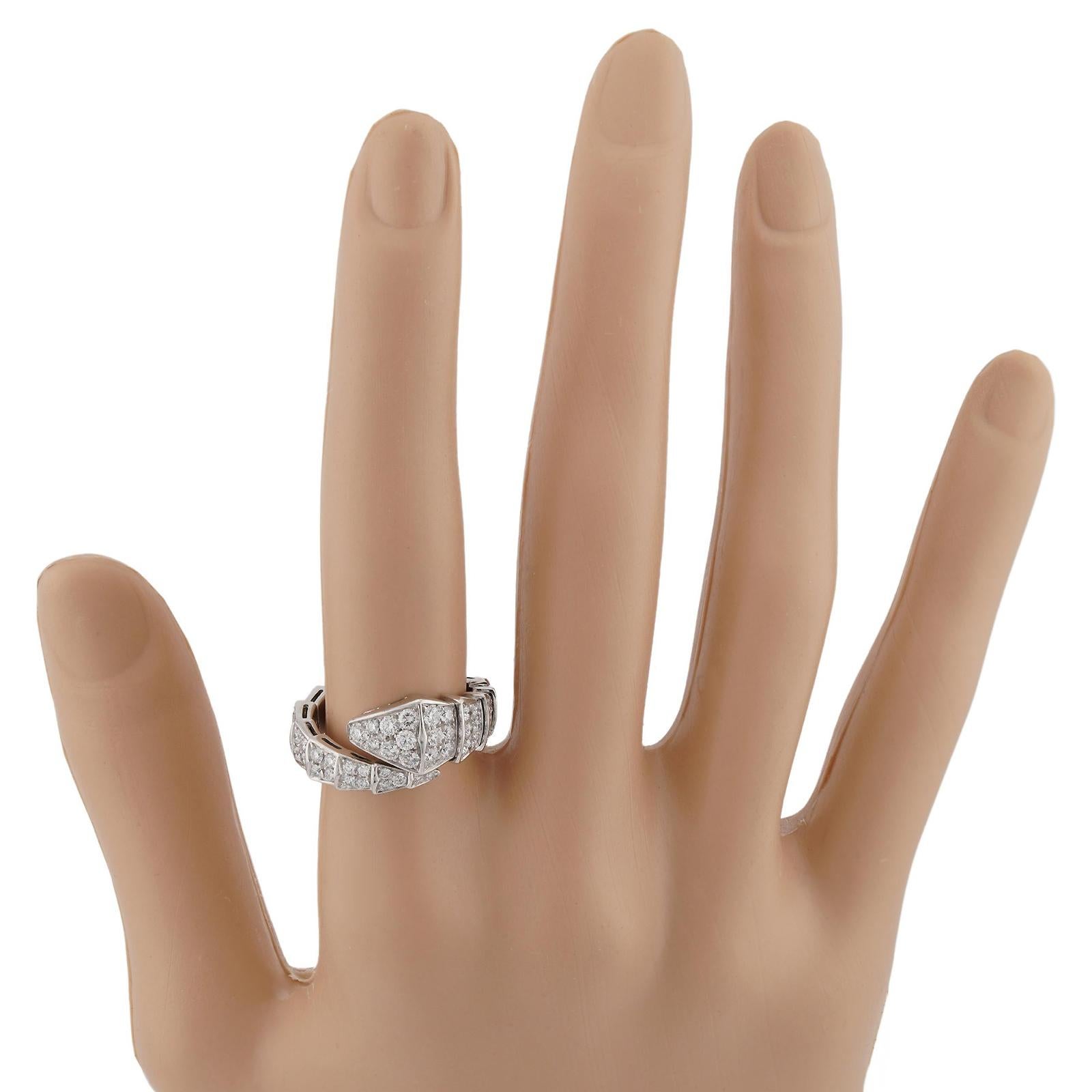 BULGARI Serpenti Viper Diamond 18k White Gold Ring In Excellent Condition For Sale In New York, NY