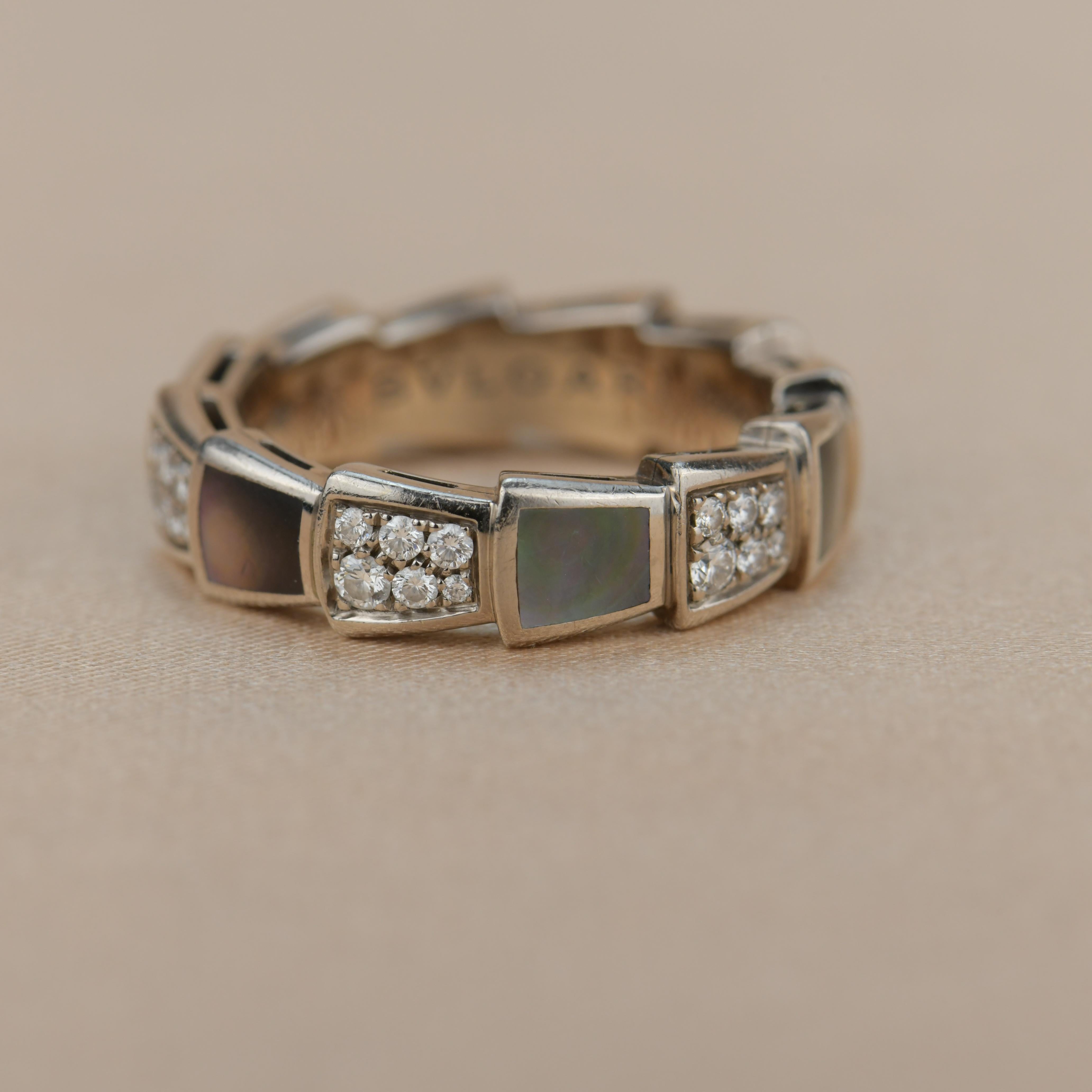 Dandelion Antiques Code	AT-0828
Marke	                                Bulgari
Modell	                                Serpenti
Datum	                                CIRCA 2019
Einzelhandelspreis	                        £4110 / $5700 inkl.