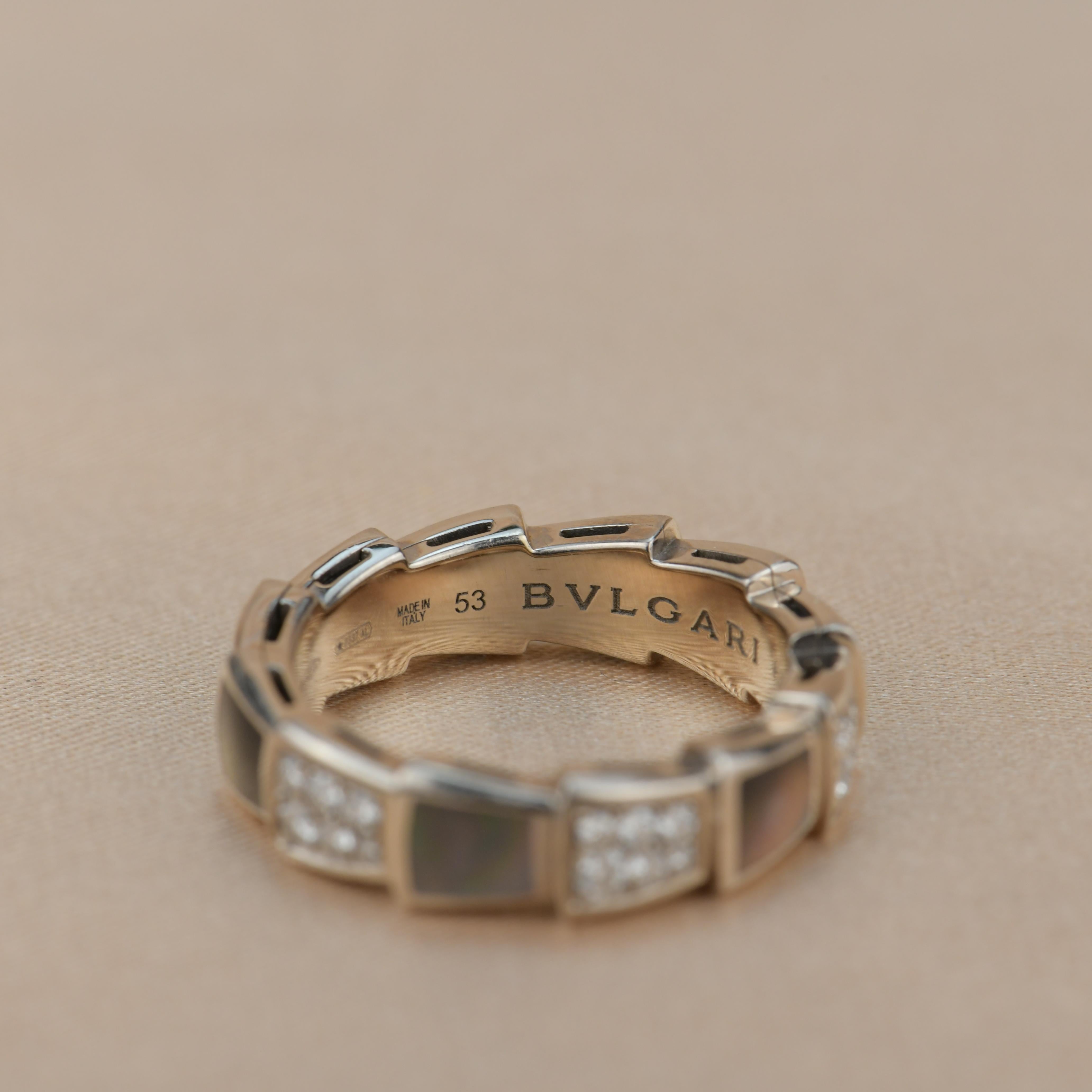 Bulgari Serpenti Viper Perlmuttring aus Weißgold mit Perlmutt 2