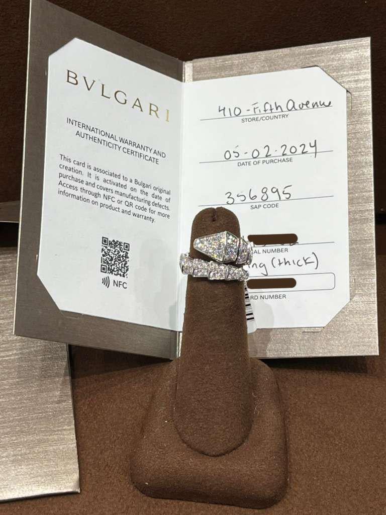 Bulgari Serpenti Viper Bague serpent en or blanc 18 carats entièrement pavée de diamants Neuf - En vente à Aventura, FL