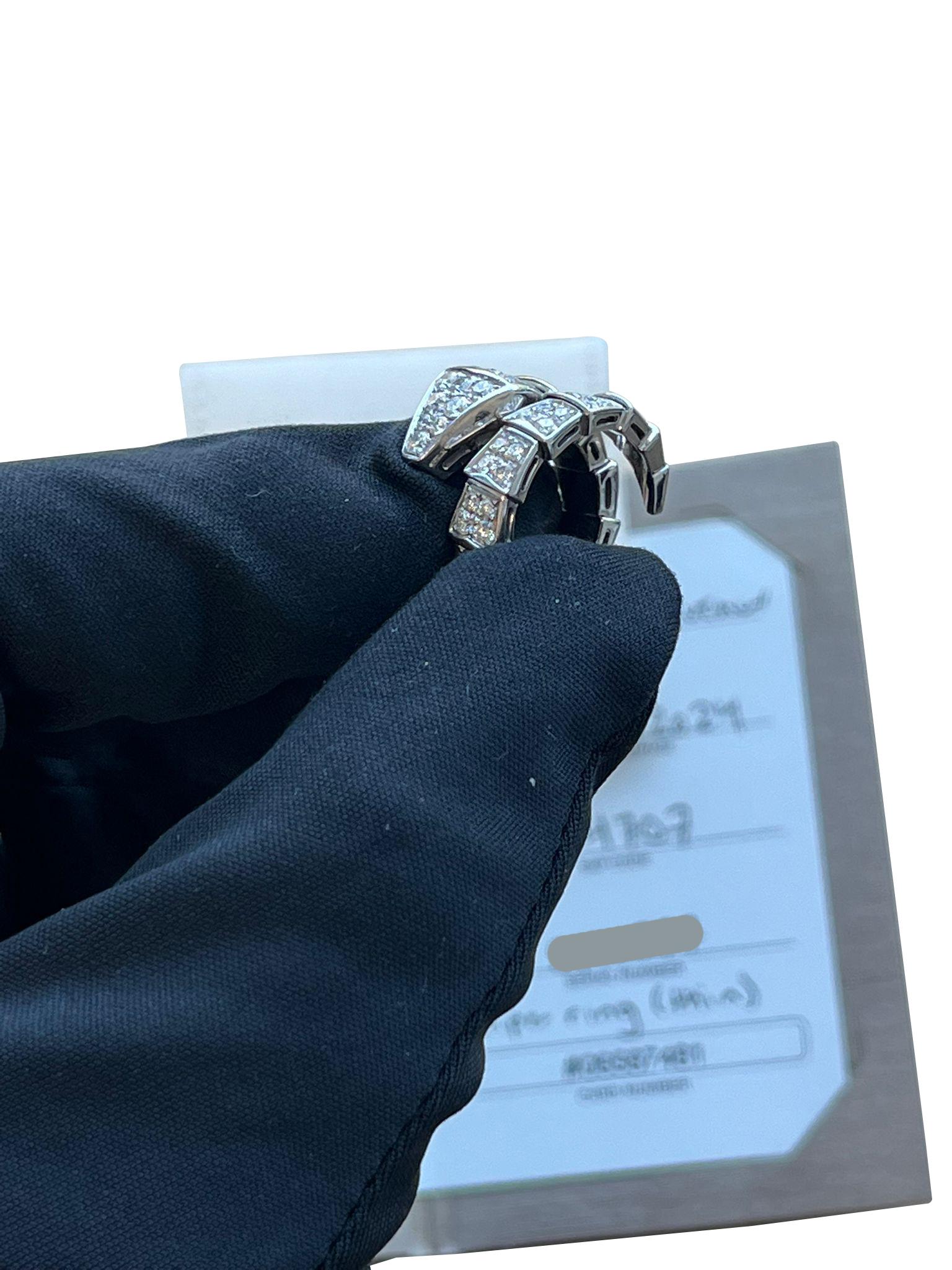 da uomo o donna Bulgari Serpenti Viper One-Coil Full Pave Diamonds Snake Ring Oro bianco 18k in vendita