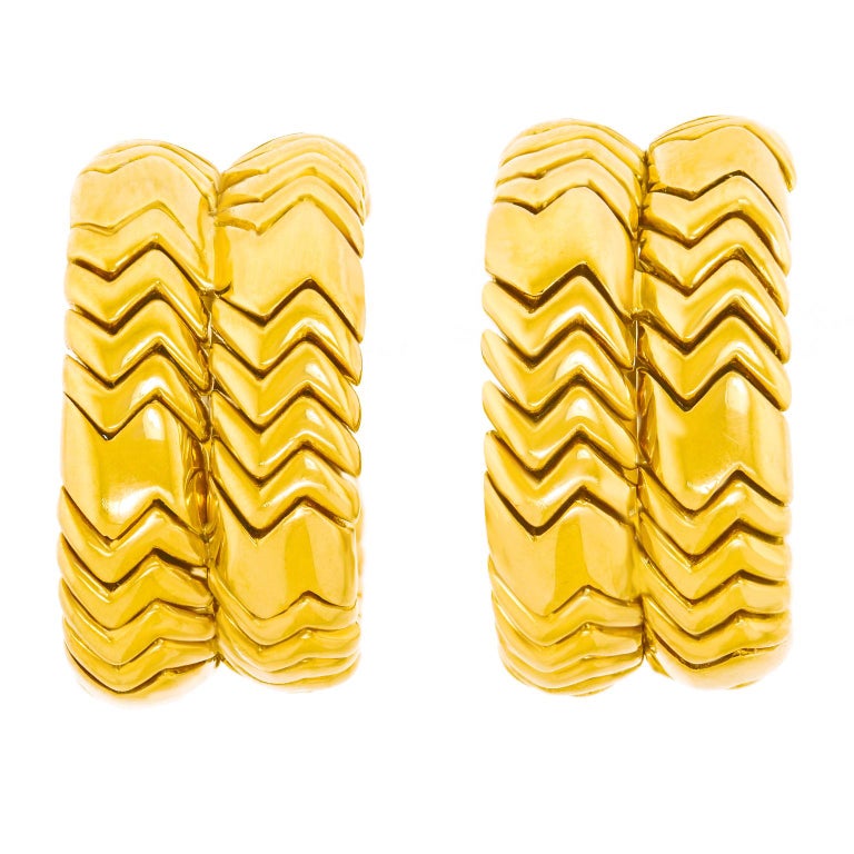 Bulgari Spiga Yellow Gold Earrings In Excellent Condition For Sale In Litchfield, CT