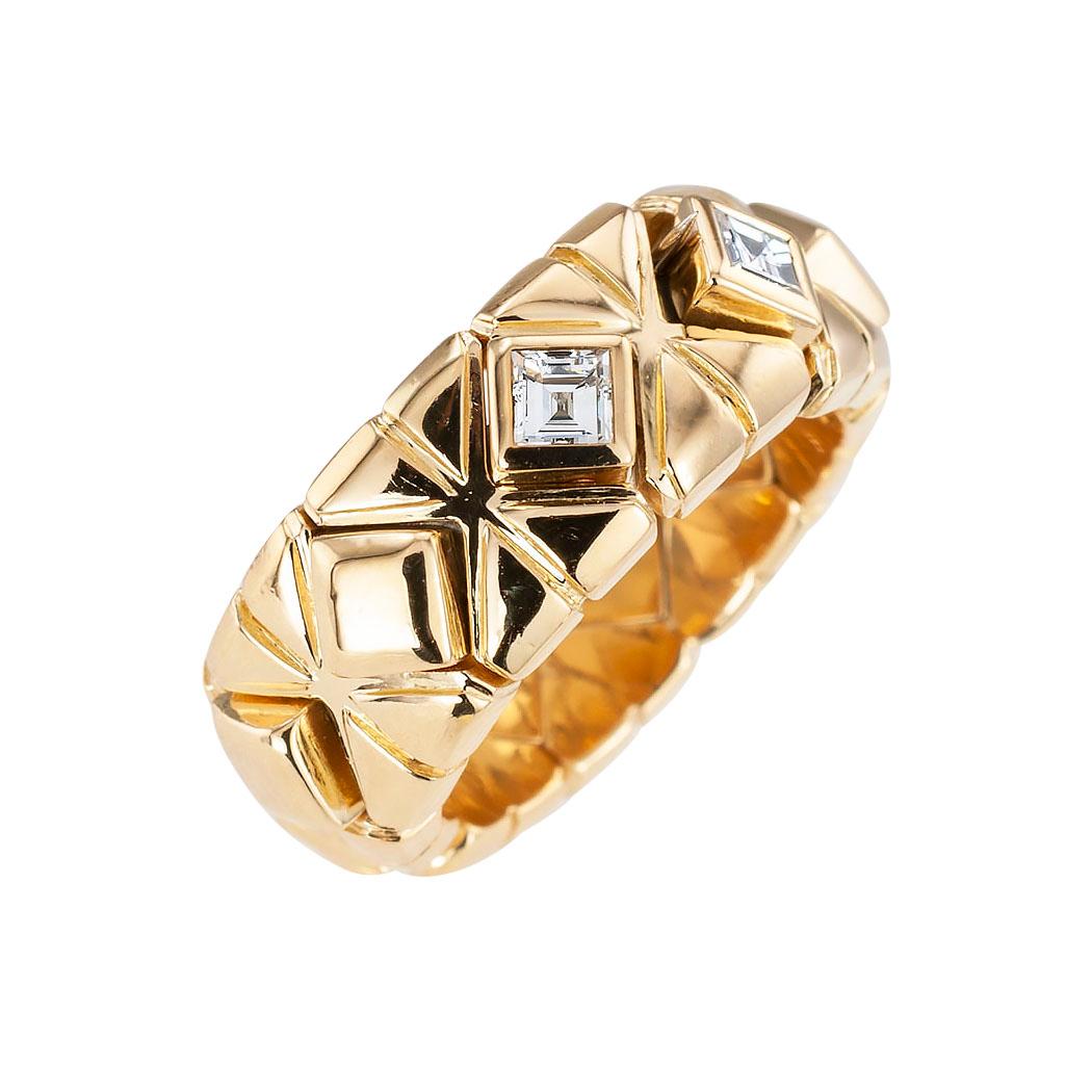 Bulgari square baguette diamond and yellow gold ring band circa 1990.  Clear and concise information you want to know is listed below.  Contact us right away if you have additional questions.  We are here to connect you with beautiful and affordable