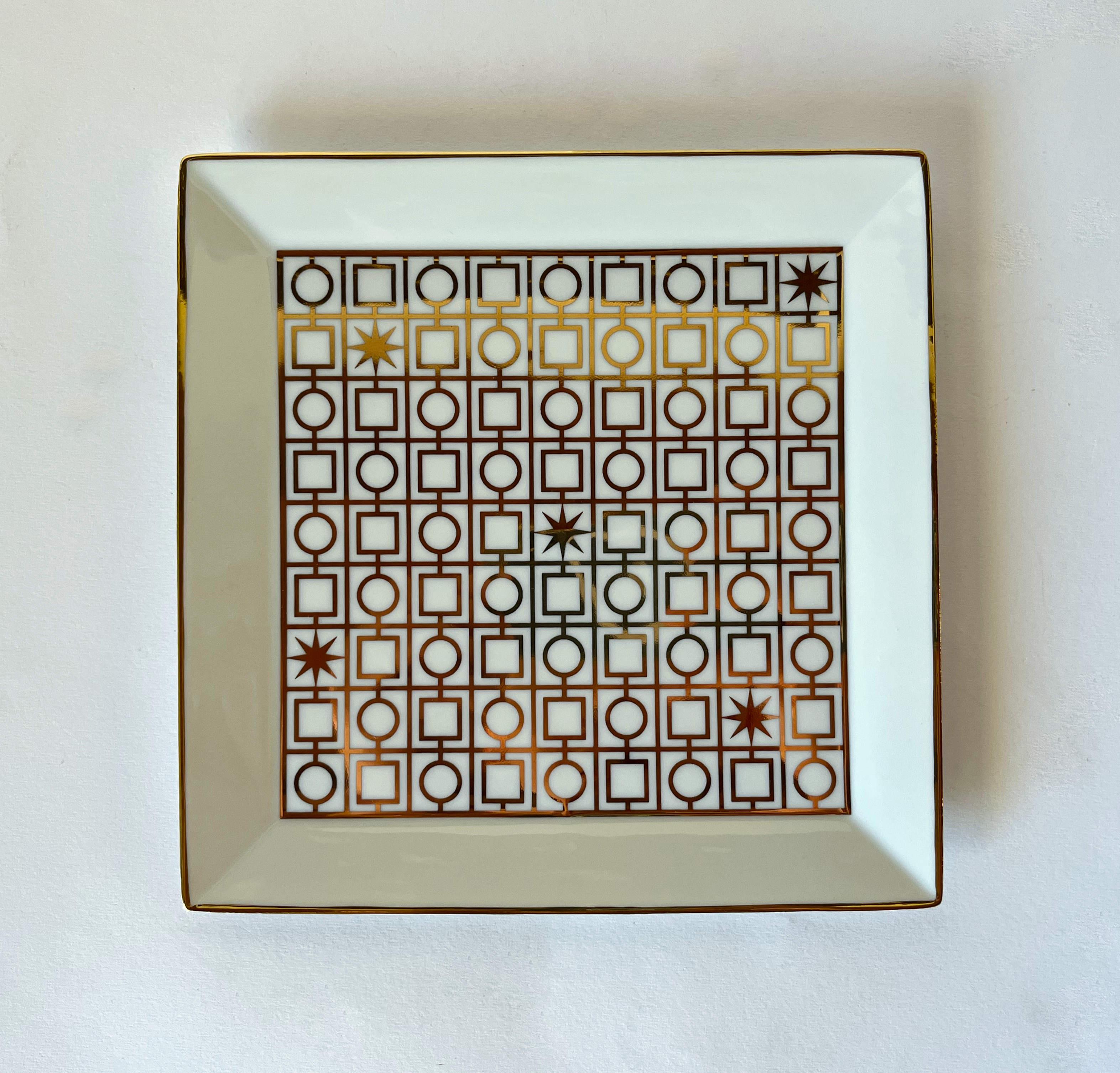 Bulgari square porcelain vide poche tray or plate / Made in Limoges France
Original mark on the base / comes in original box
Width: 7.5 inches, depth: 7.5 inches, height 0.5 inches
1 available in stock in Italy
Order reference #: FABIOLTD BU005