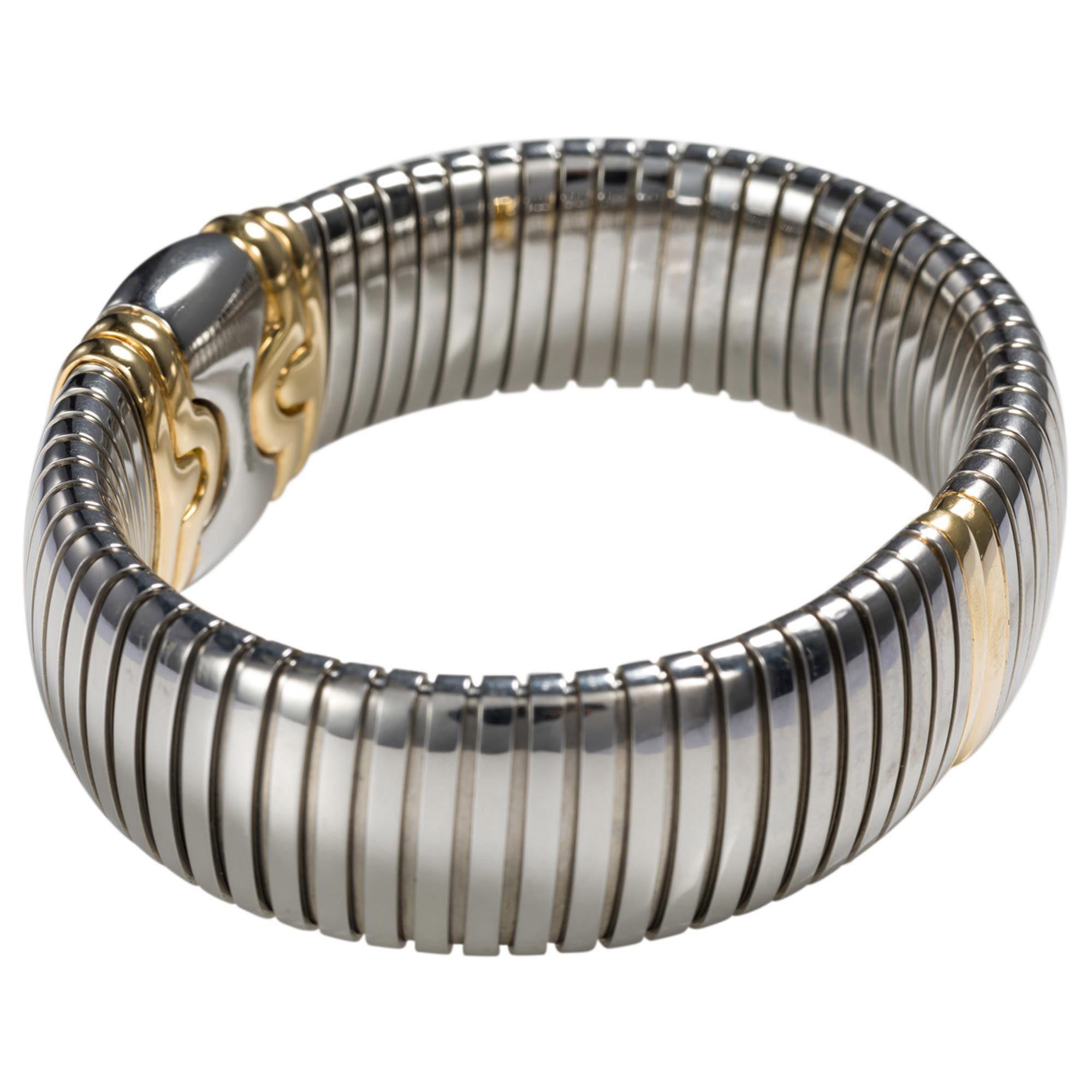 Iconic Bulgari & their iconic tubogas designs. So stylish back in the 1980's and they are just as stylish today. Their flexible designs make them comfortable to wear but also gives flexibility for all wrist sizes. This stunning cuff is crafted from