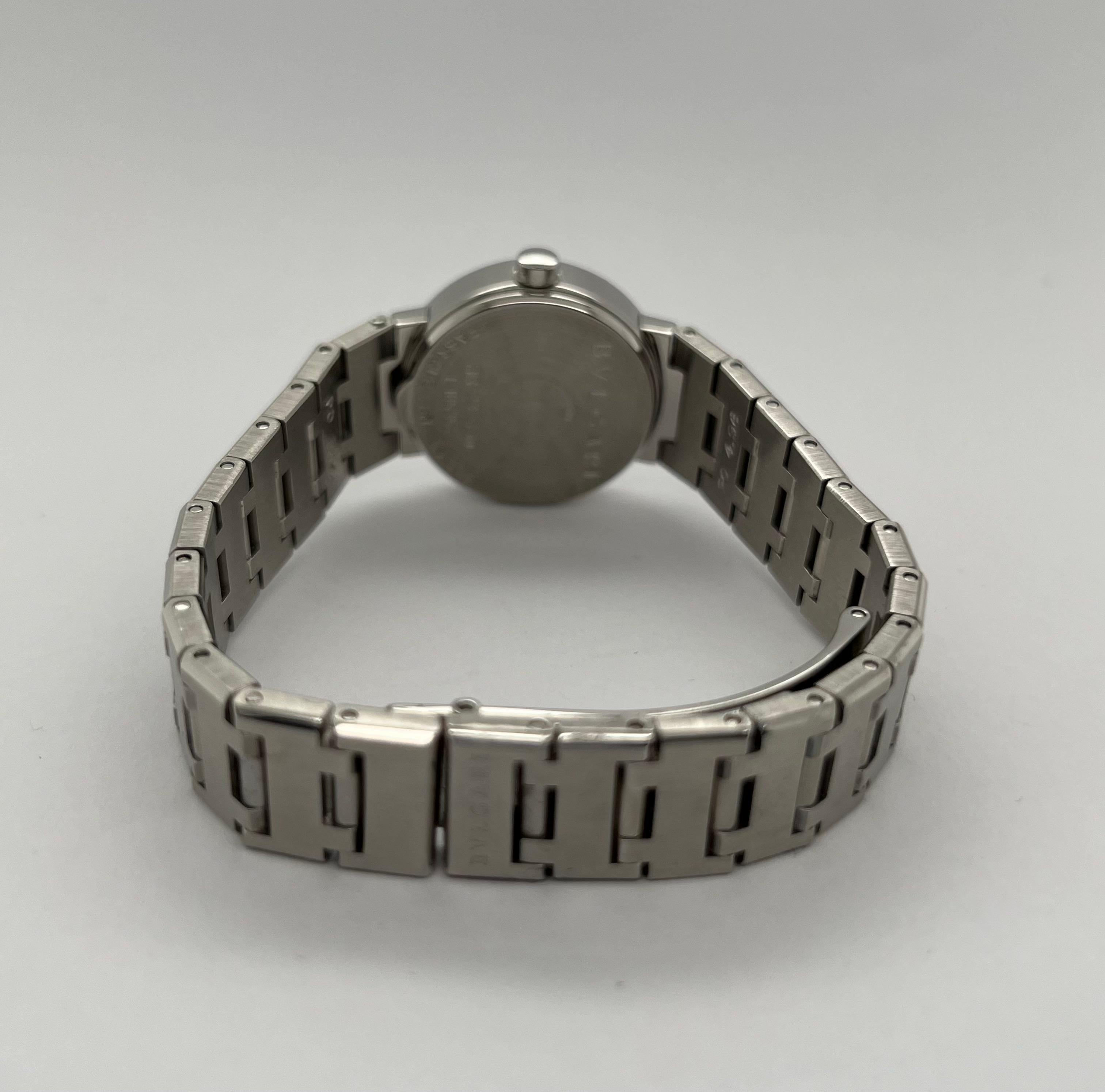 Montre-bracelet Bulgari en acier inoxydable pour dames Pour femmes en vente