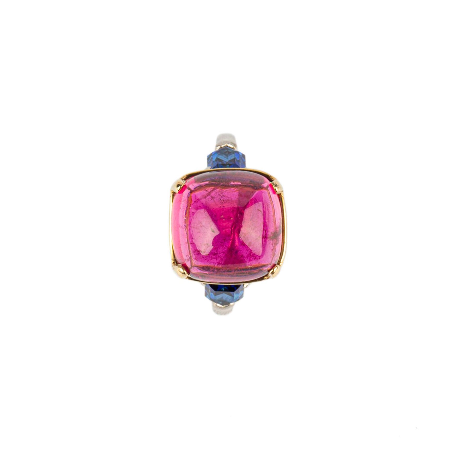 Bulgari Tourmaline (10.90 cts) and bullet cut sapphires (1.51 cts) ring in 18k yellow and white Gold. Made in Italy. Circa 1980
