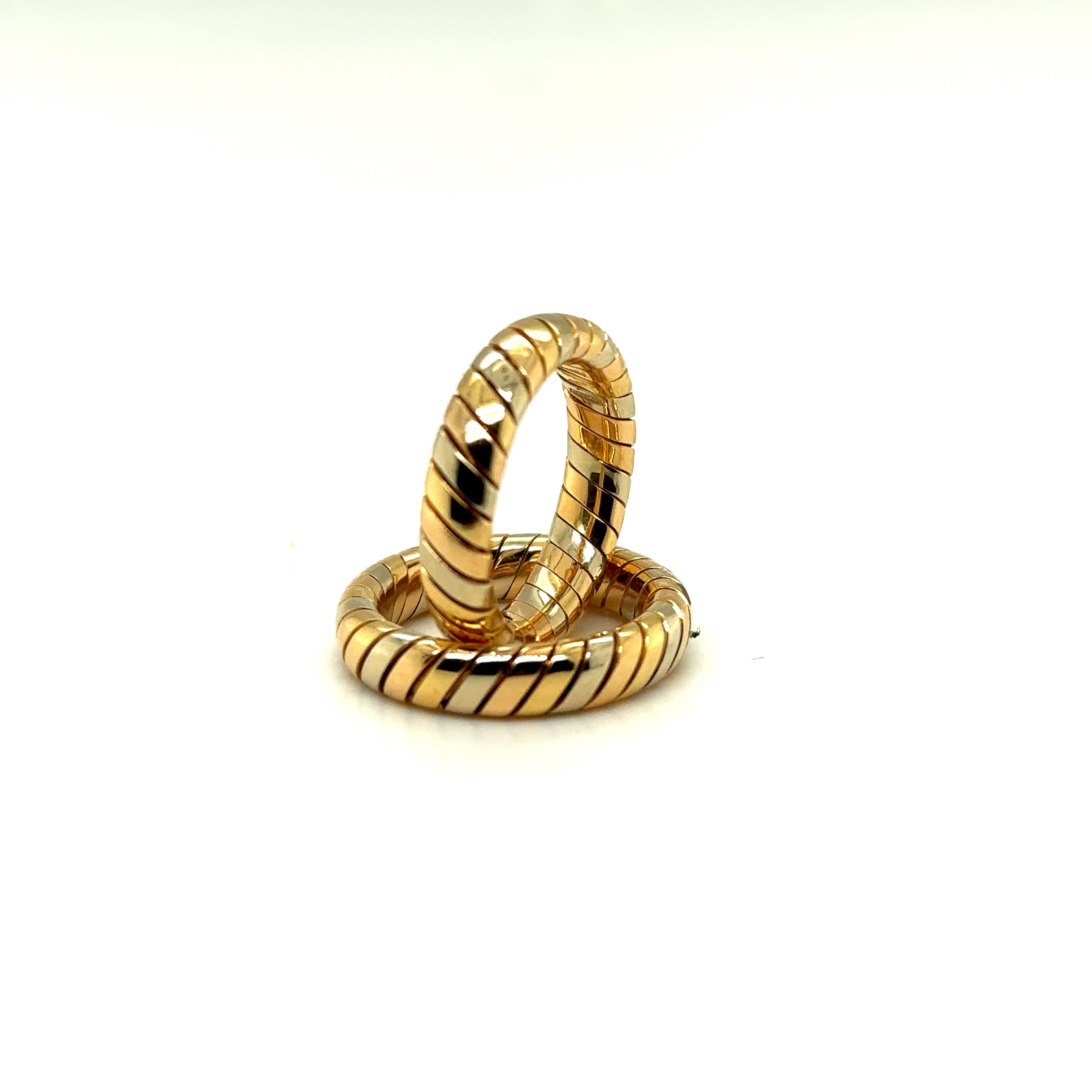 Tubogas style
Of tricolor gold
18k yellow, white, and pink gold
Signed Bulgari
Ring size 6